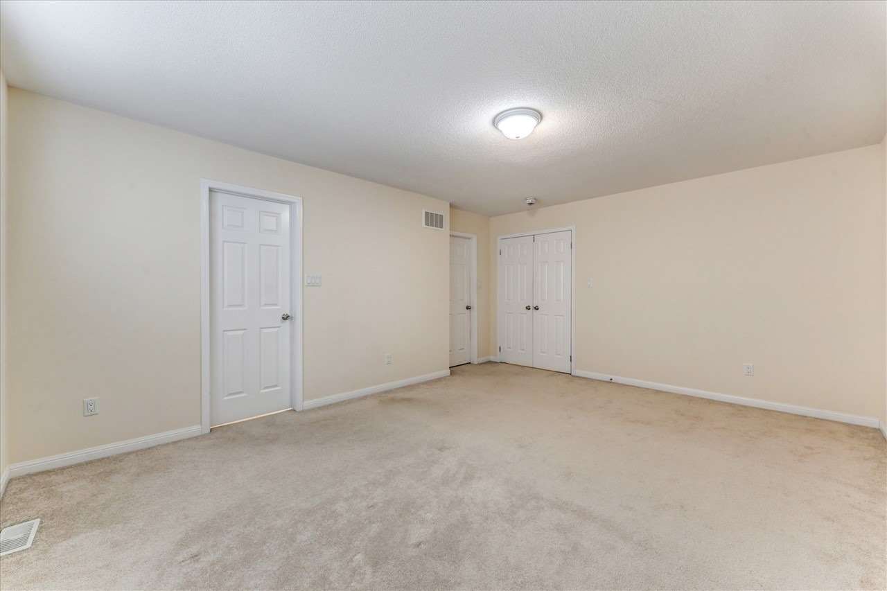 142 Hurst Dr