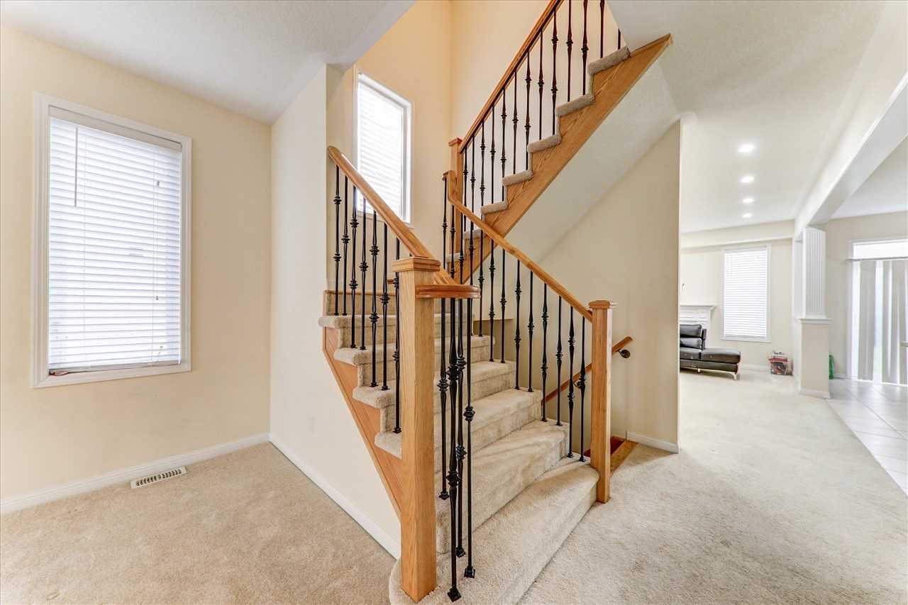 142 Hurst Dr