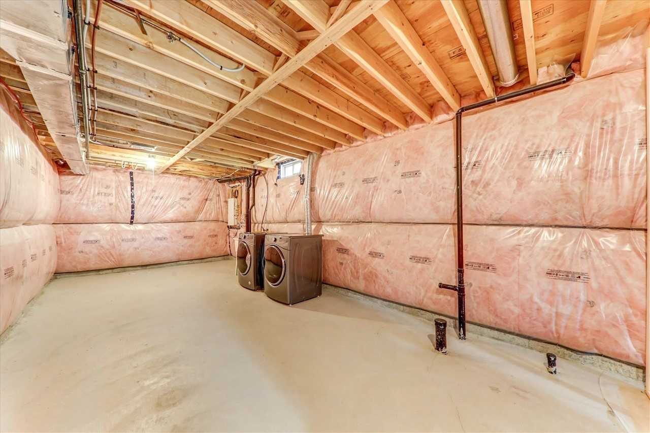 142 Hurst Dr