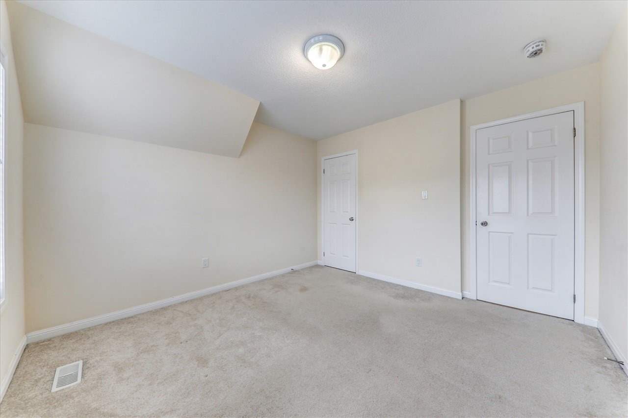 142 Hurst Dr