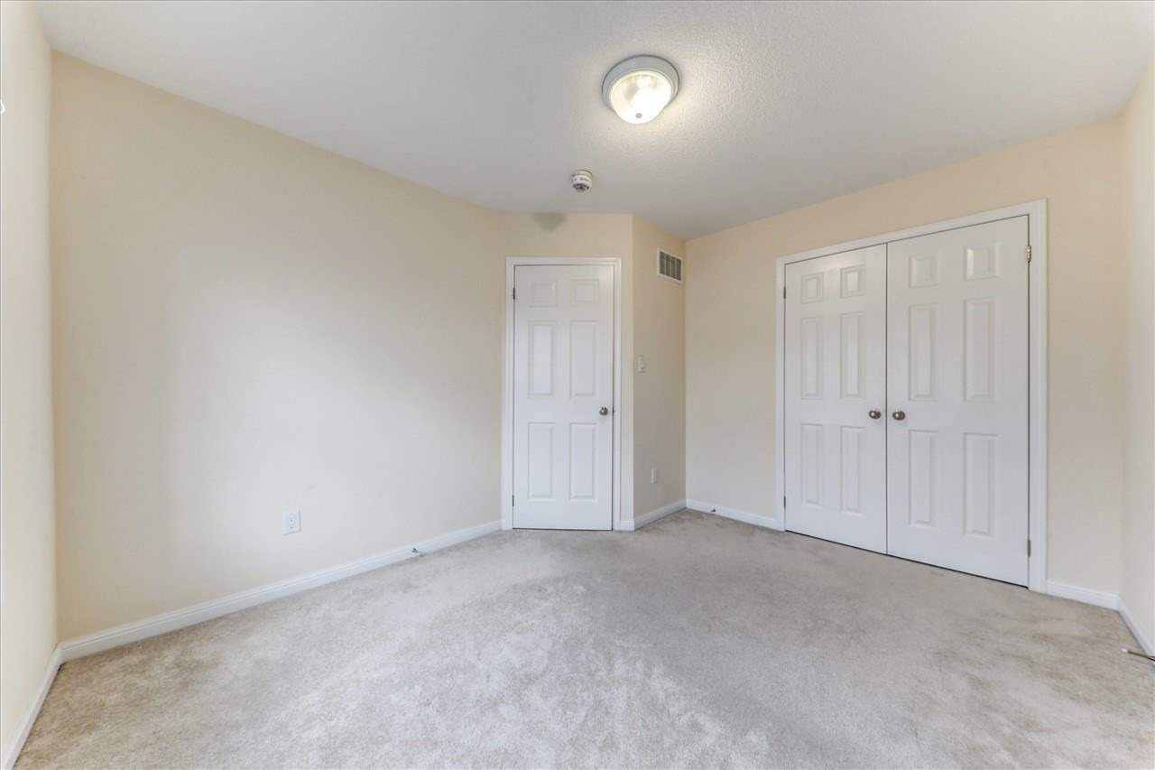 142 Hurst Dr