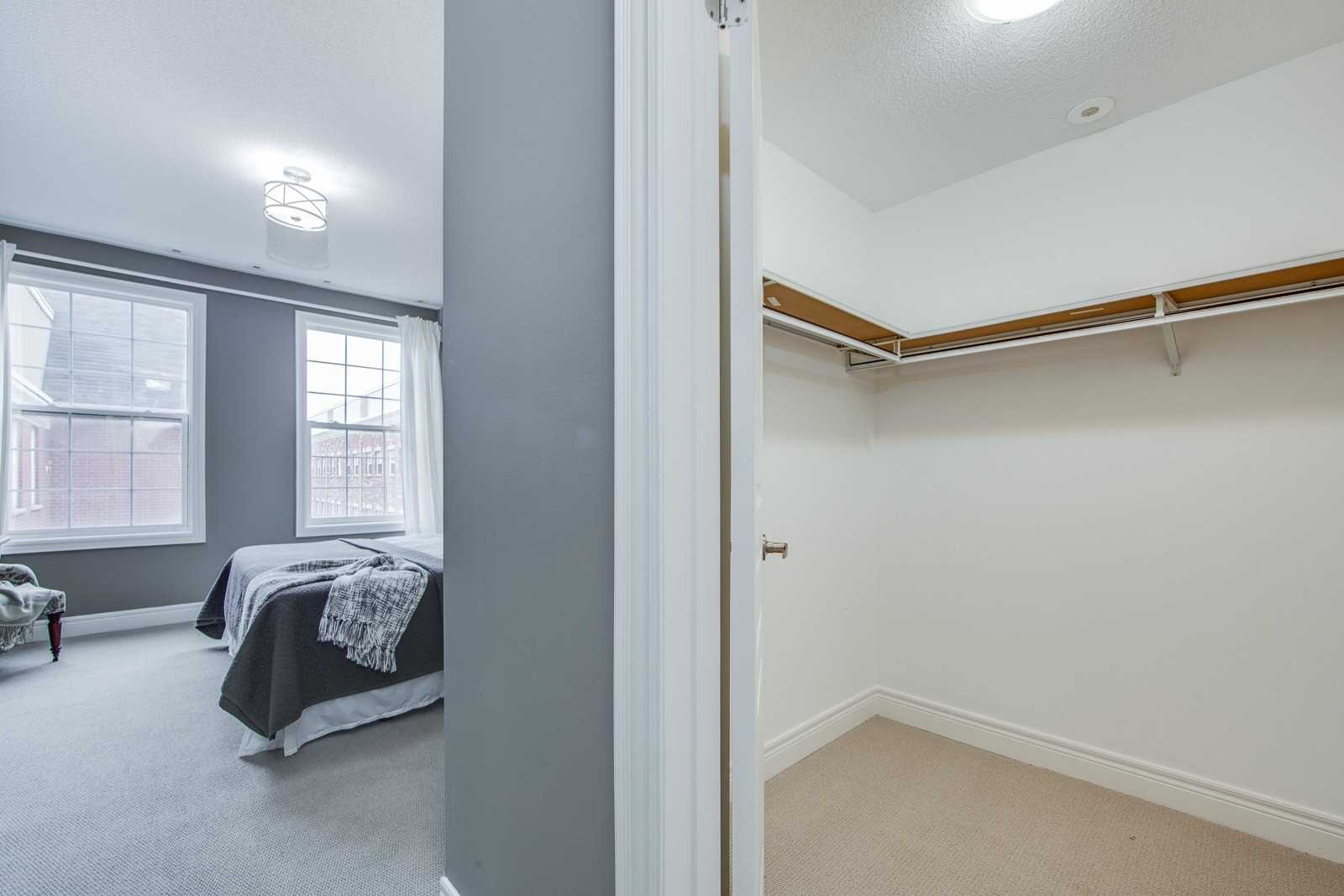 2 Fairhead Mews