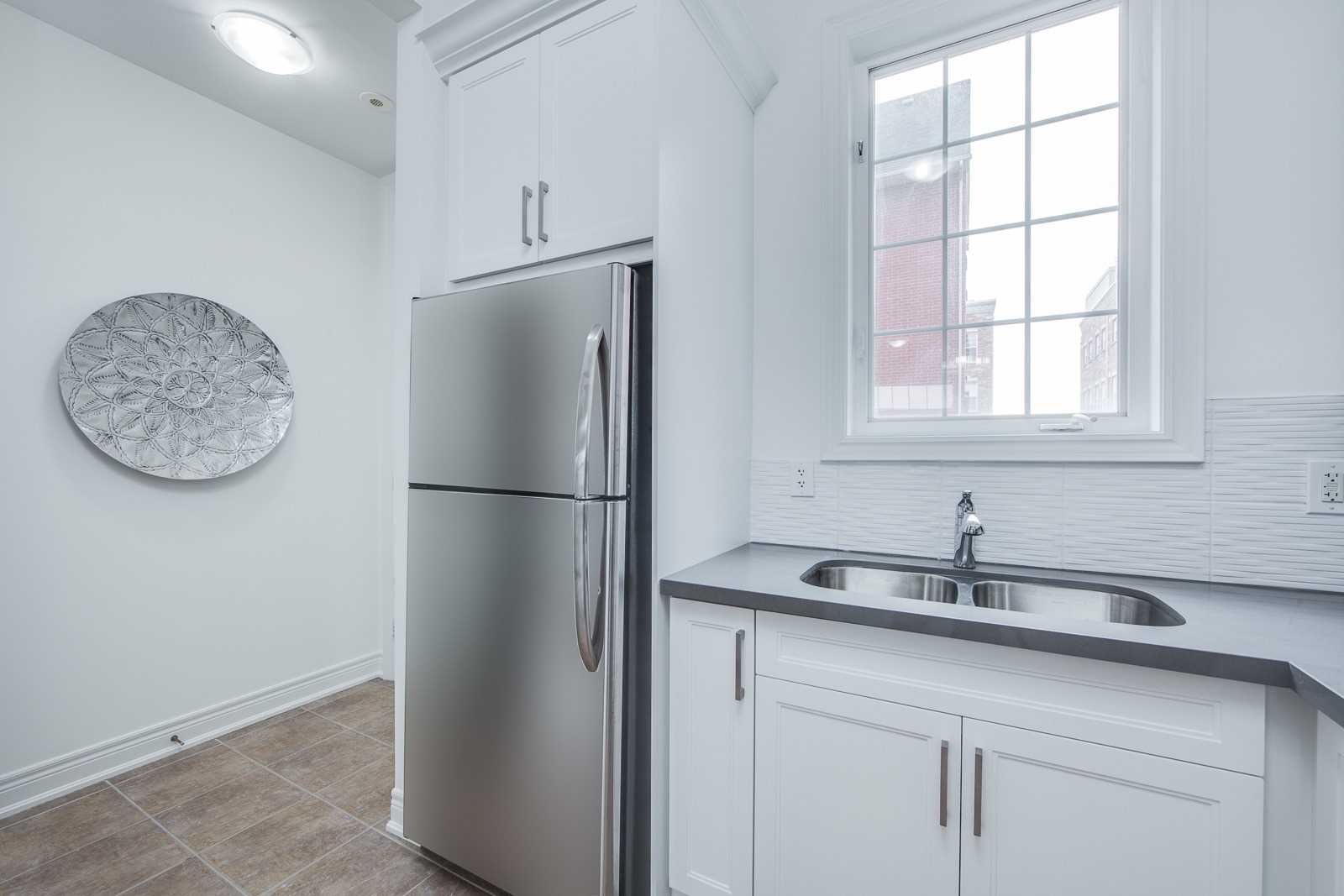 2 Fairhead Mews