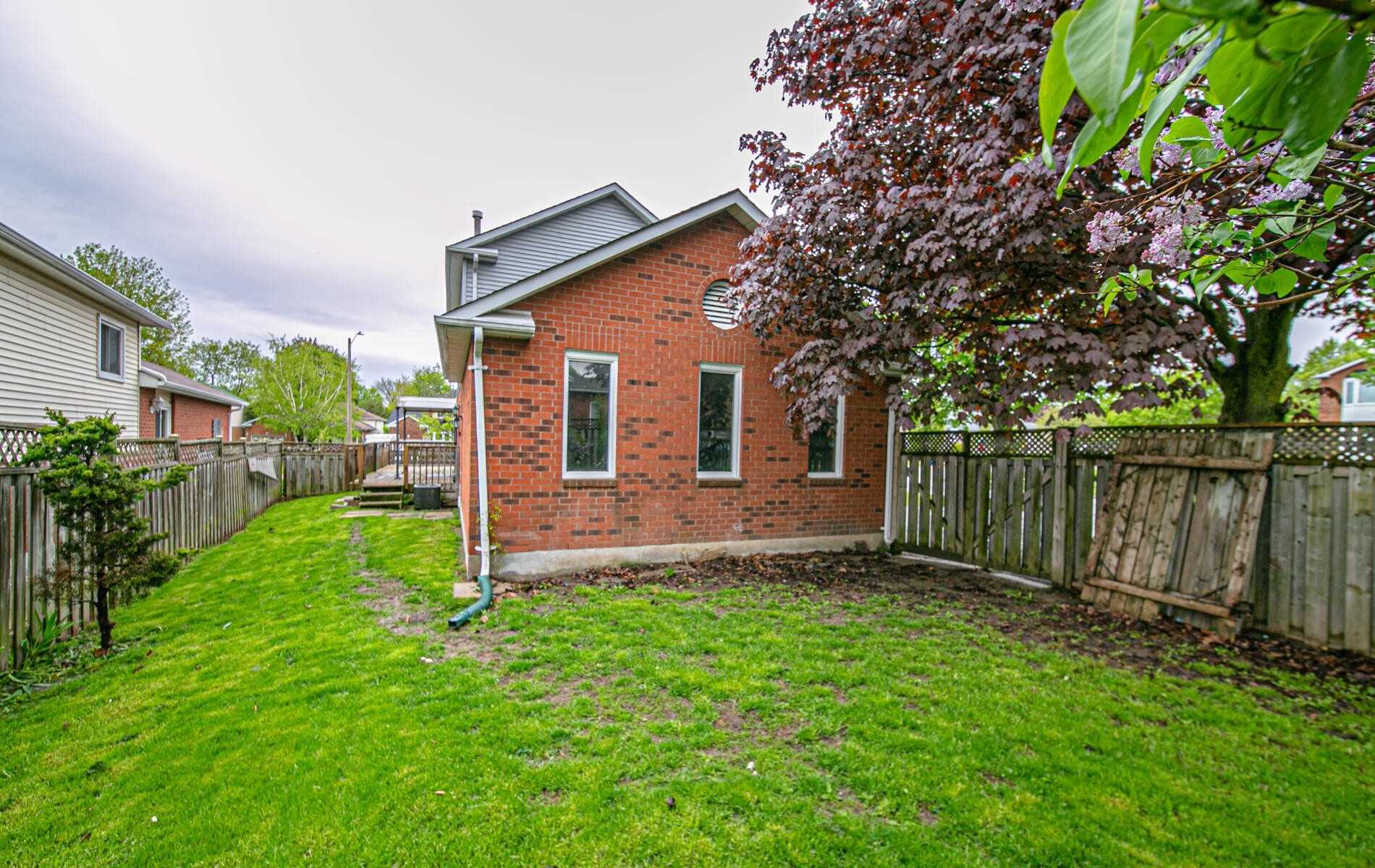 63 Stanford Cres