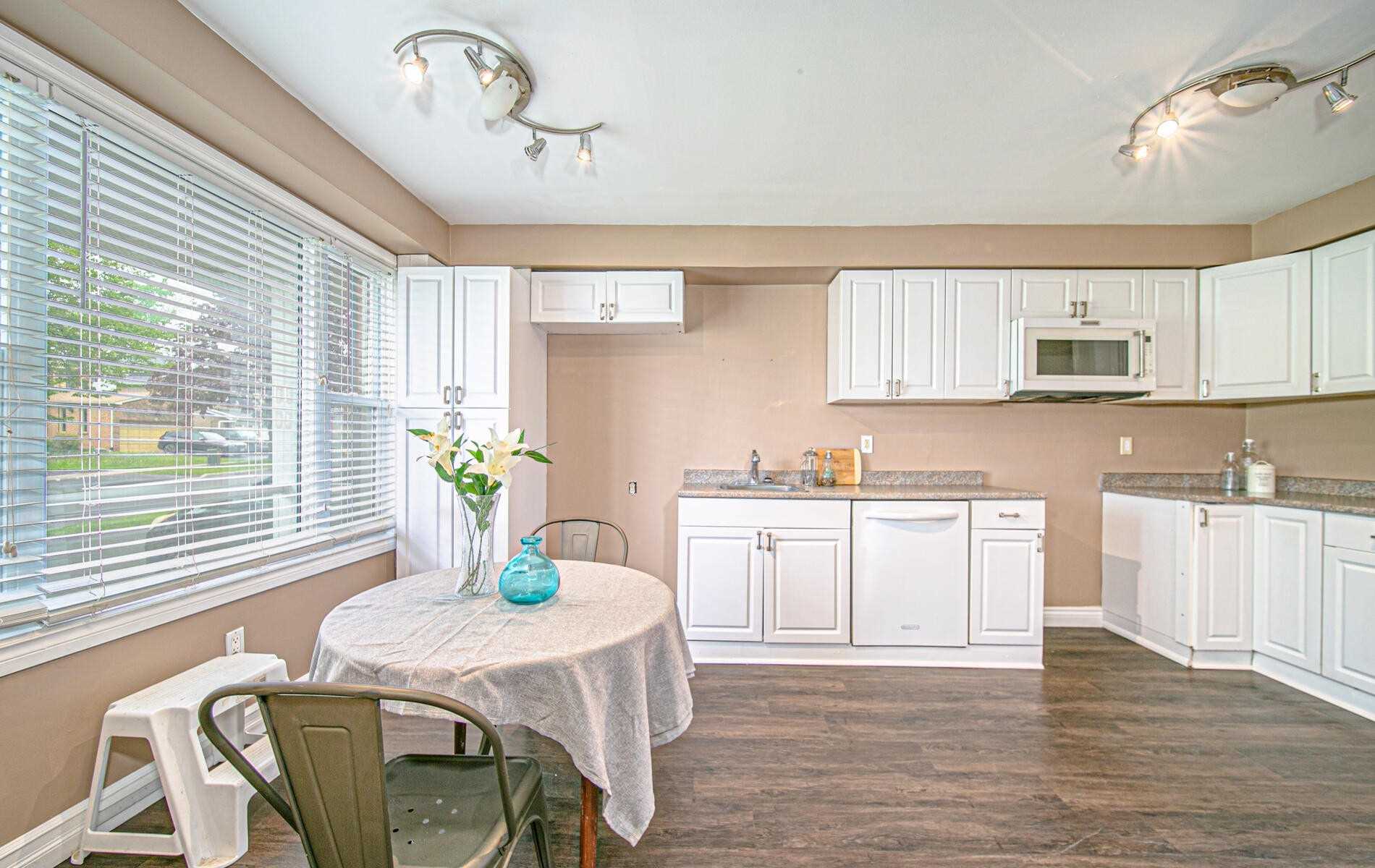 63 Stanford Cres