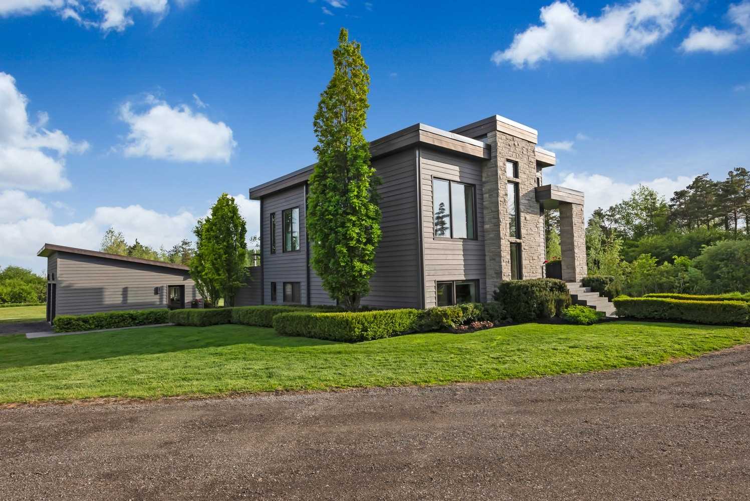 2955 Concession 7 Rd