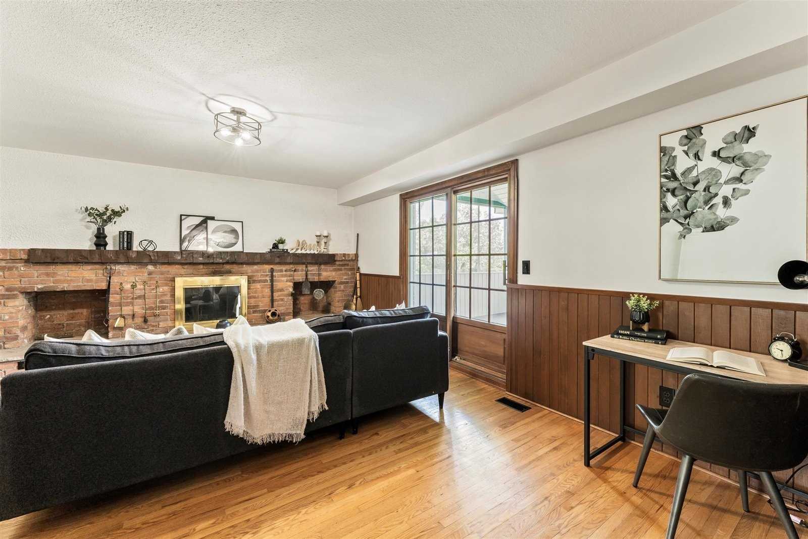 15 Strathy Rd