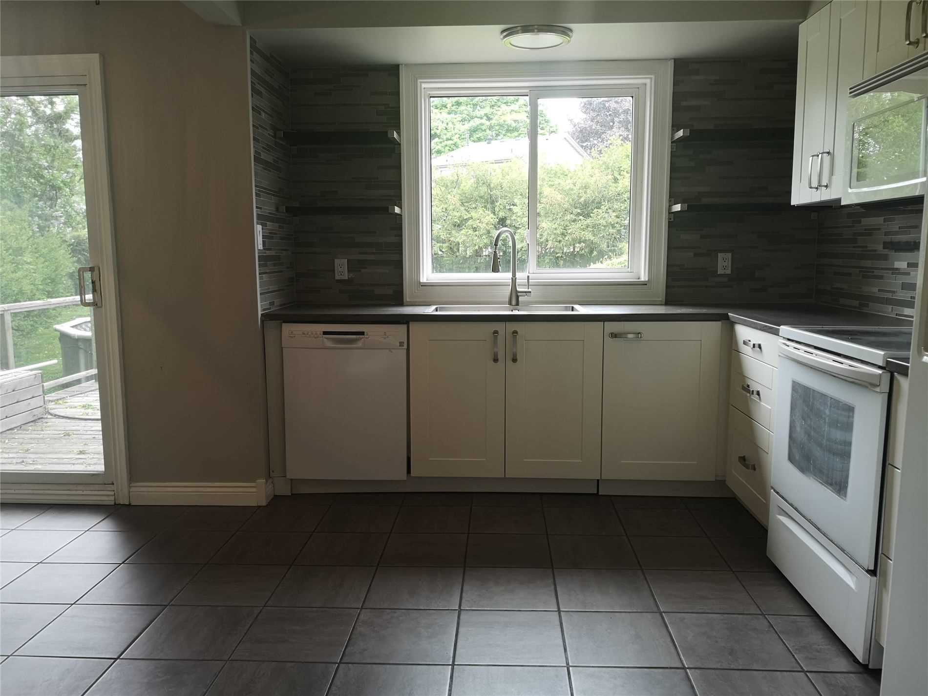 44 Deerpark Cres