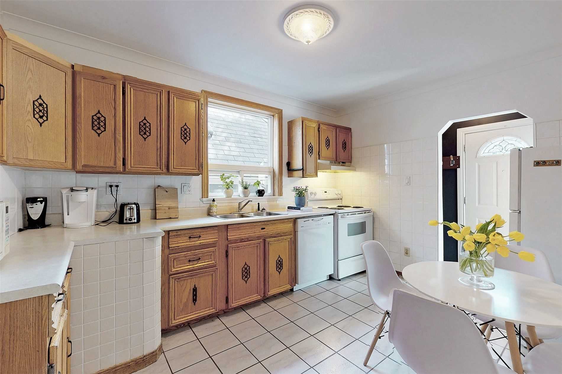 141 Kalmar Ave