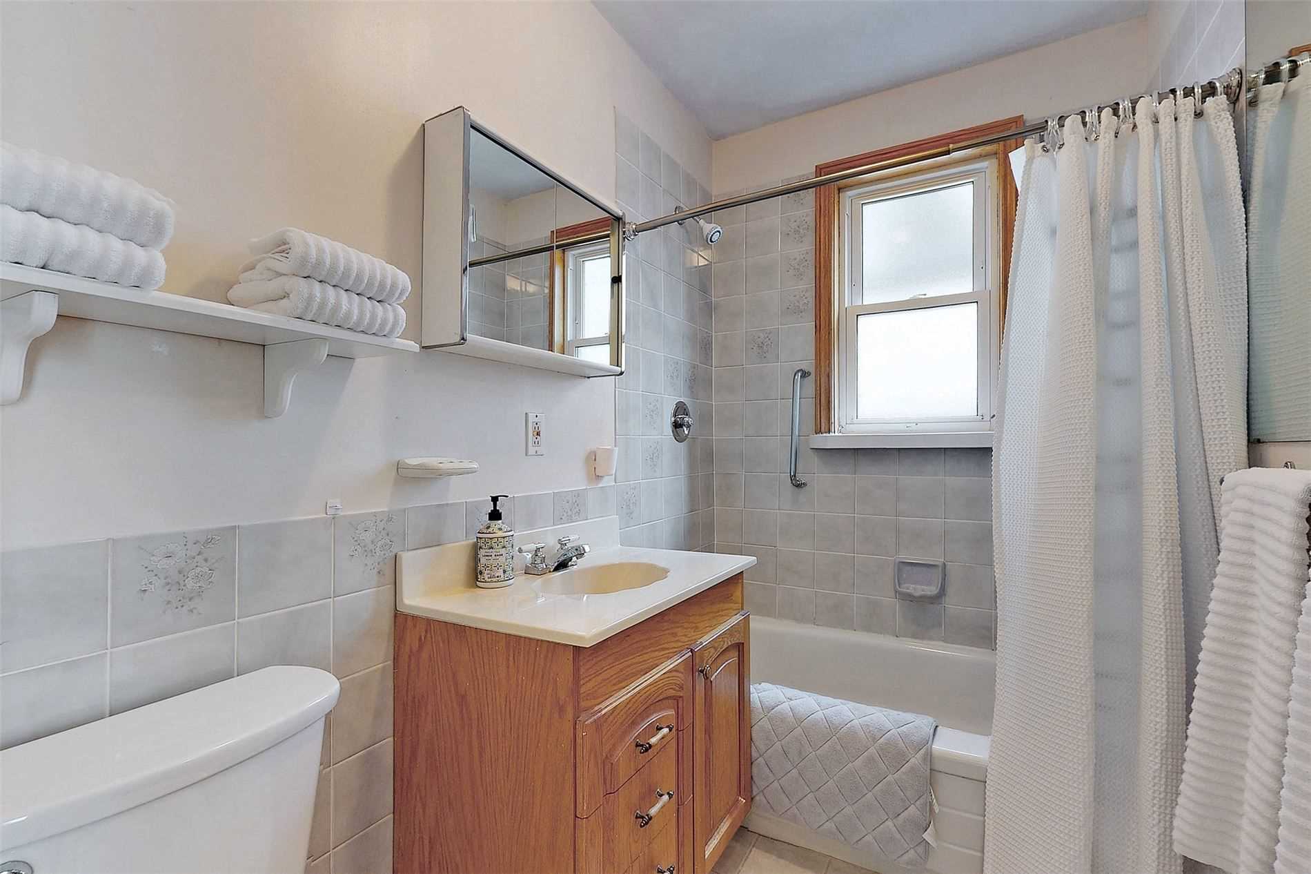 141 Kalmar Ave