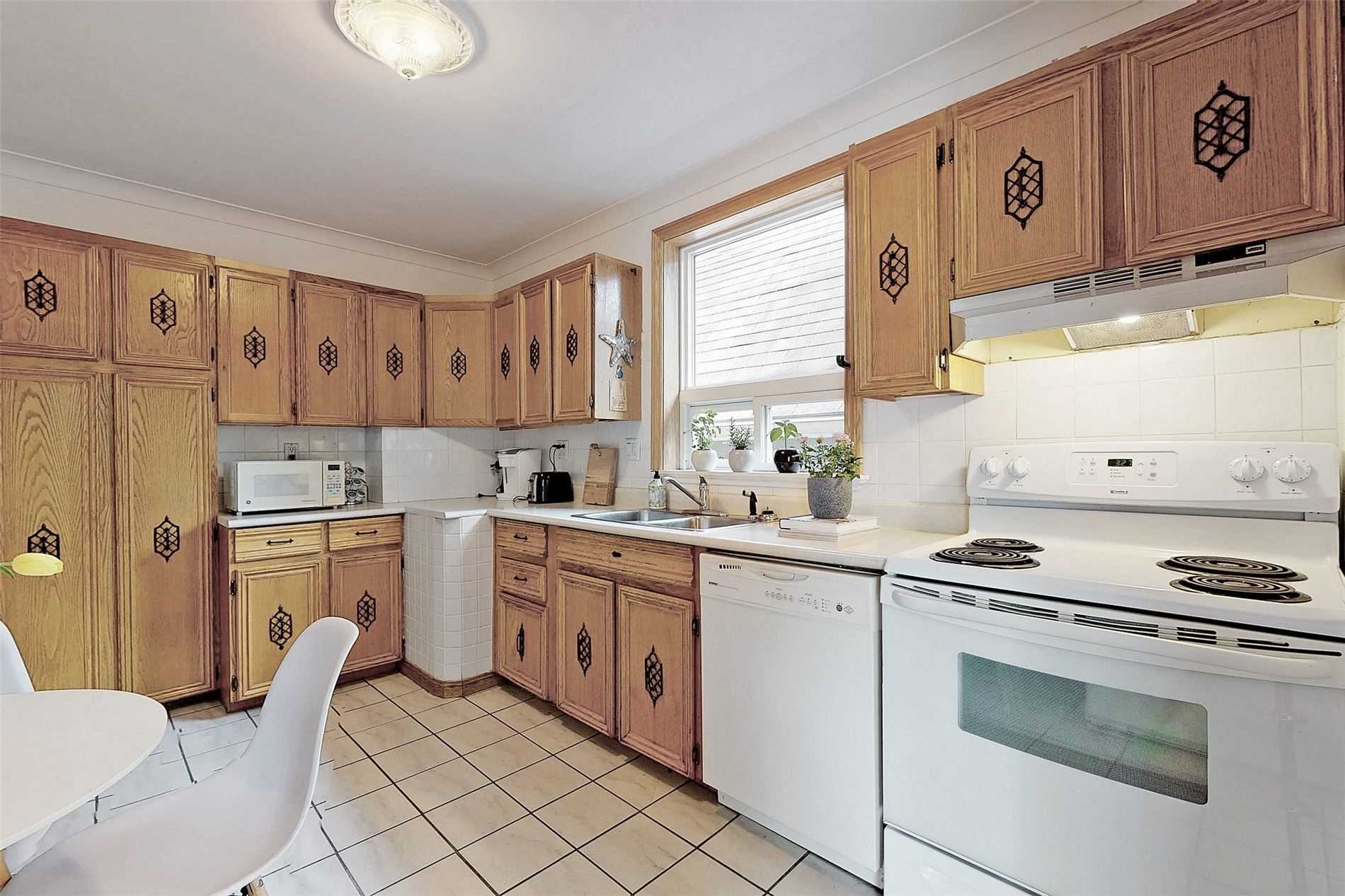141 Kalmar Ave