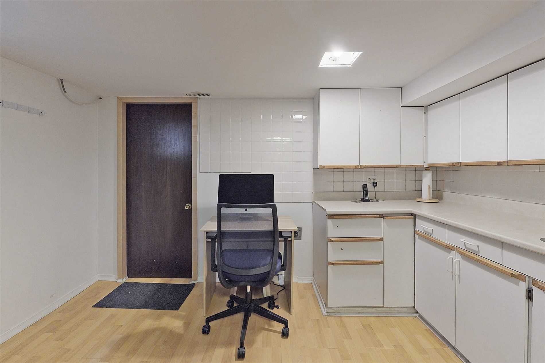 141 Kalmar Ave