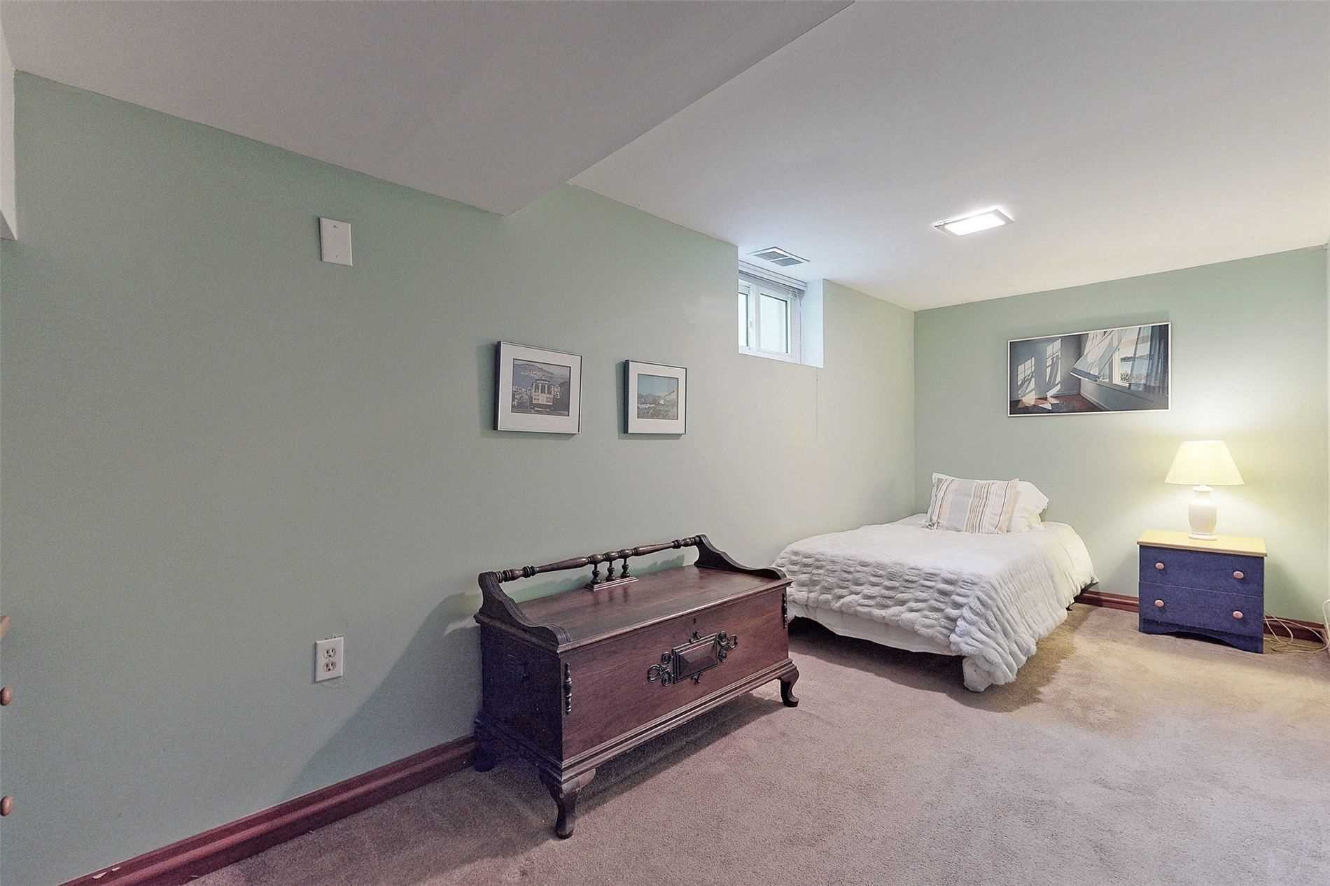 141 Kalmar Ave