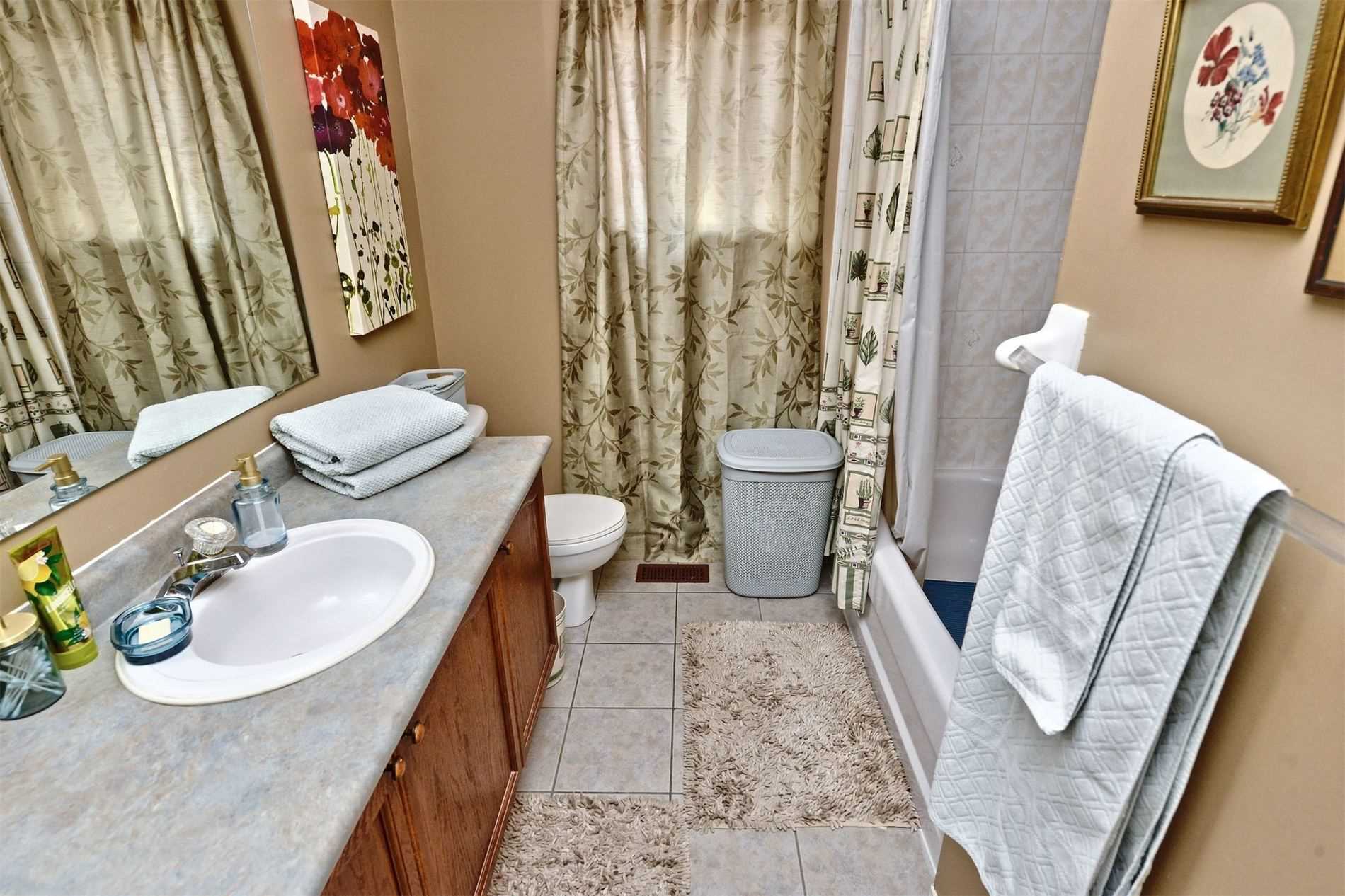 2 Redvers St