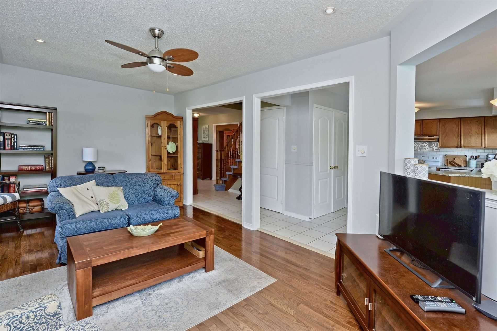 2 Redvers St