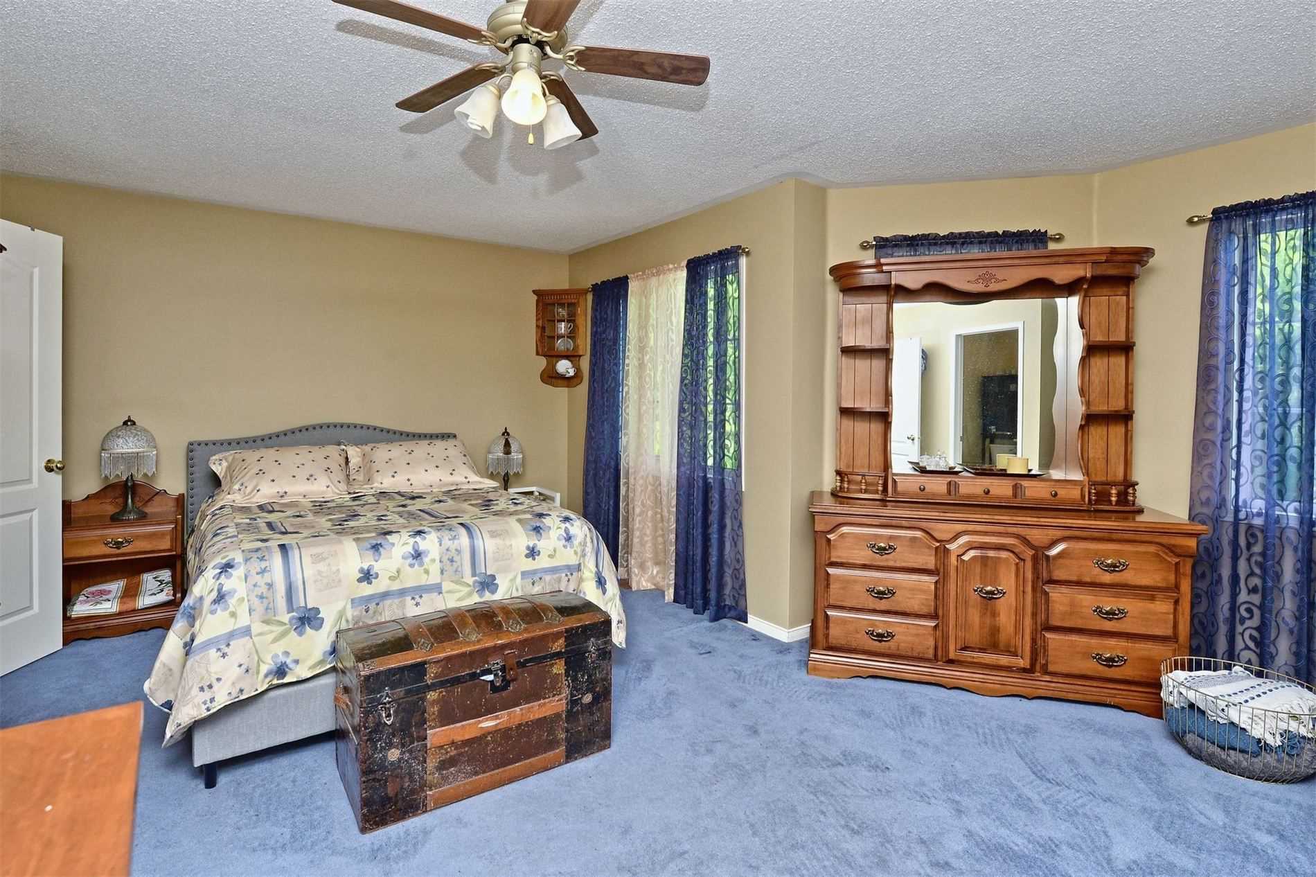 2 Redvers St