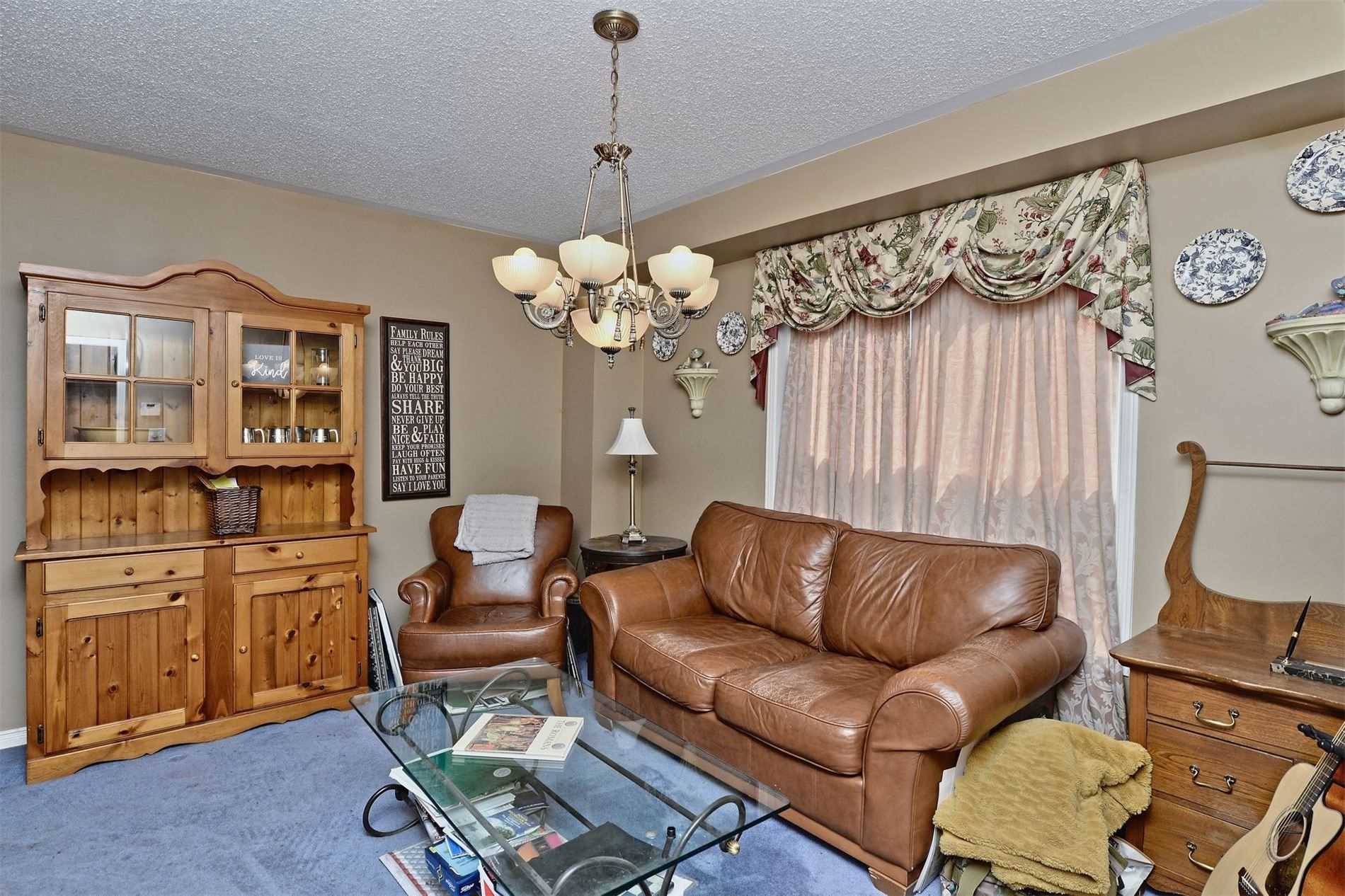 2 Redvers St