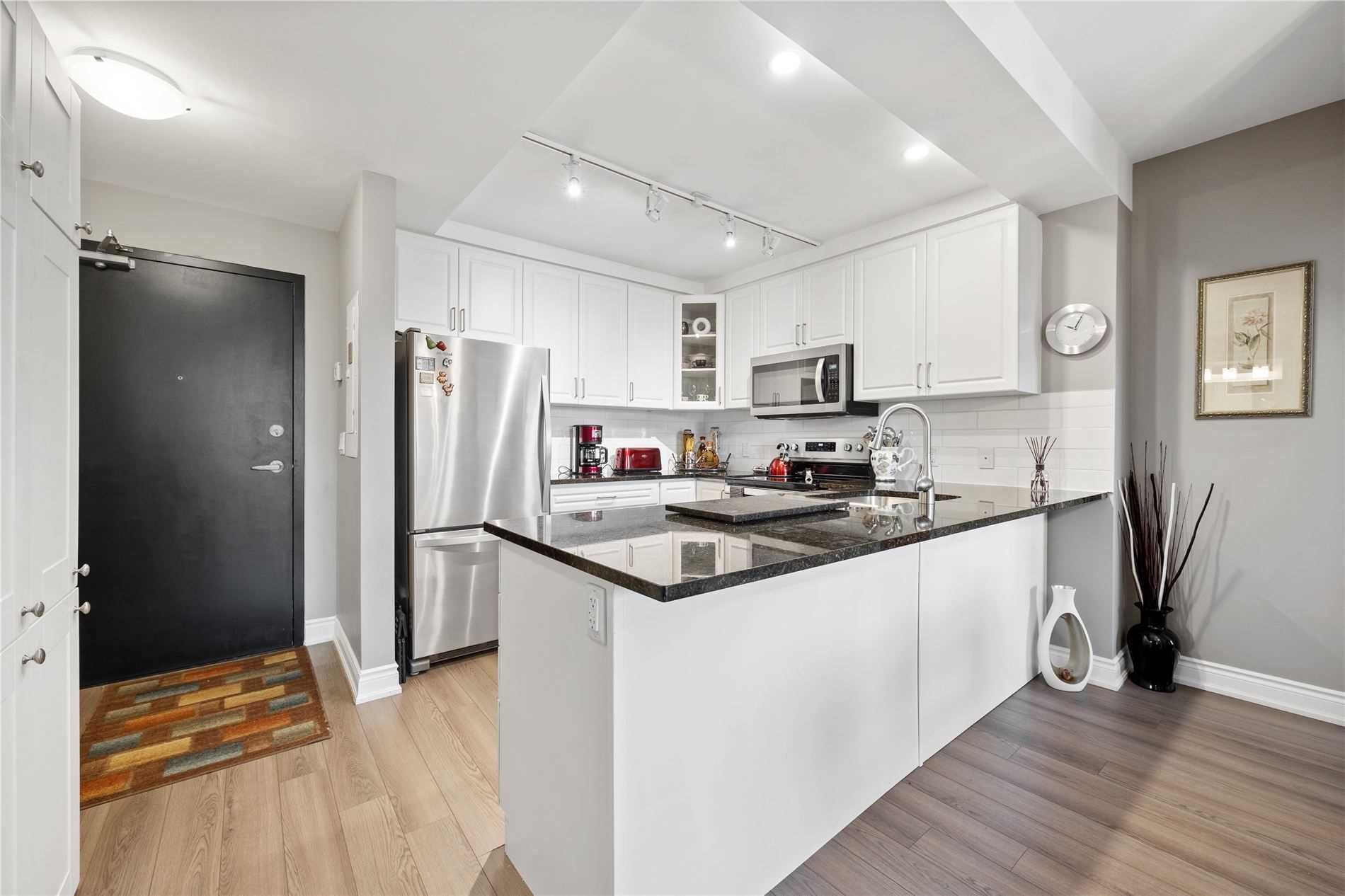 21 Brookhouse Dr, #206