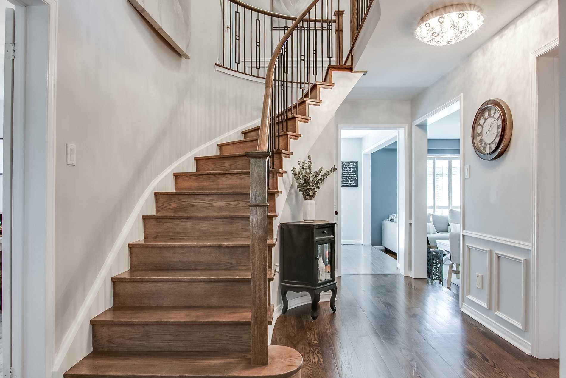 4 Aldcroft Cres