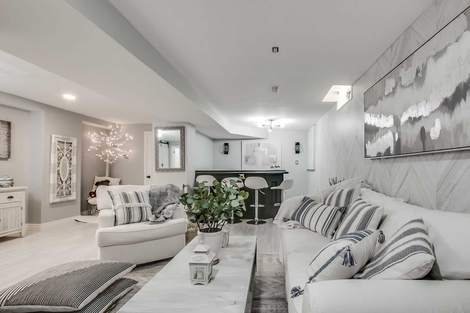 4 Aldcroft Cres