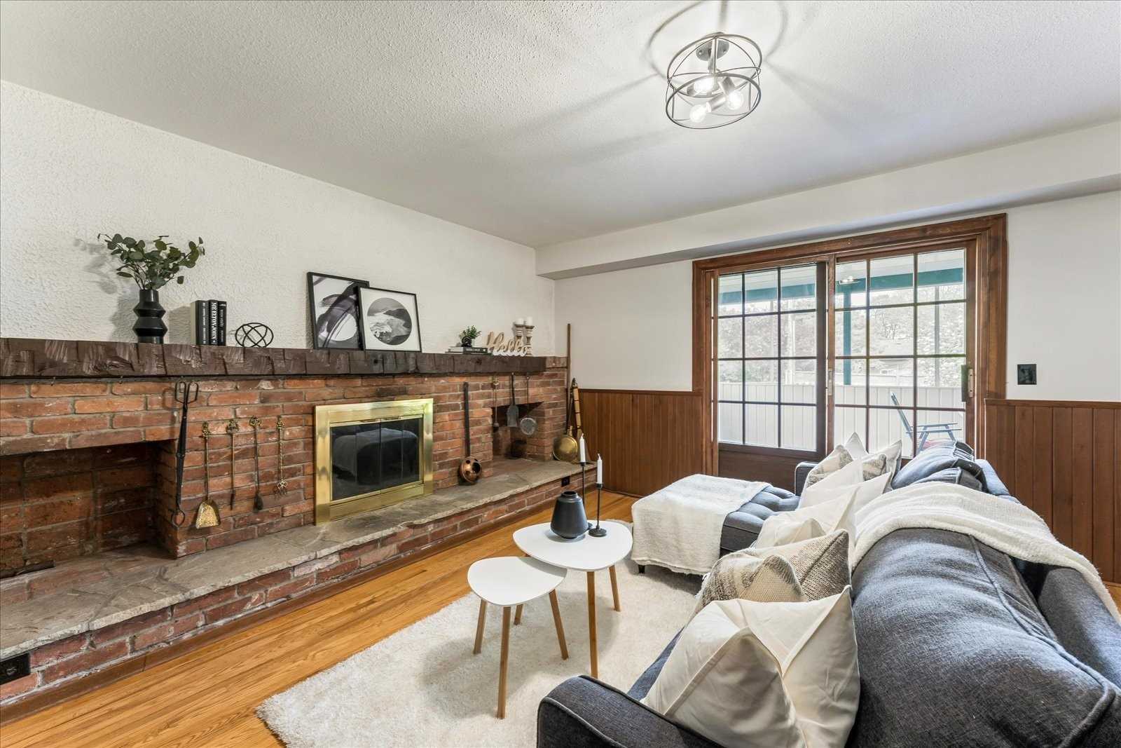 15 Strathy Rd