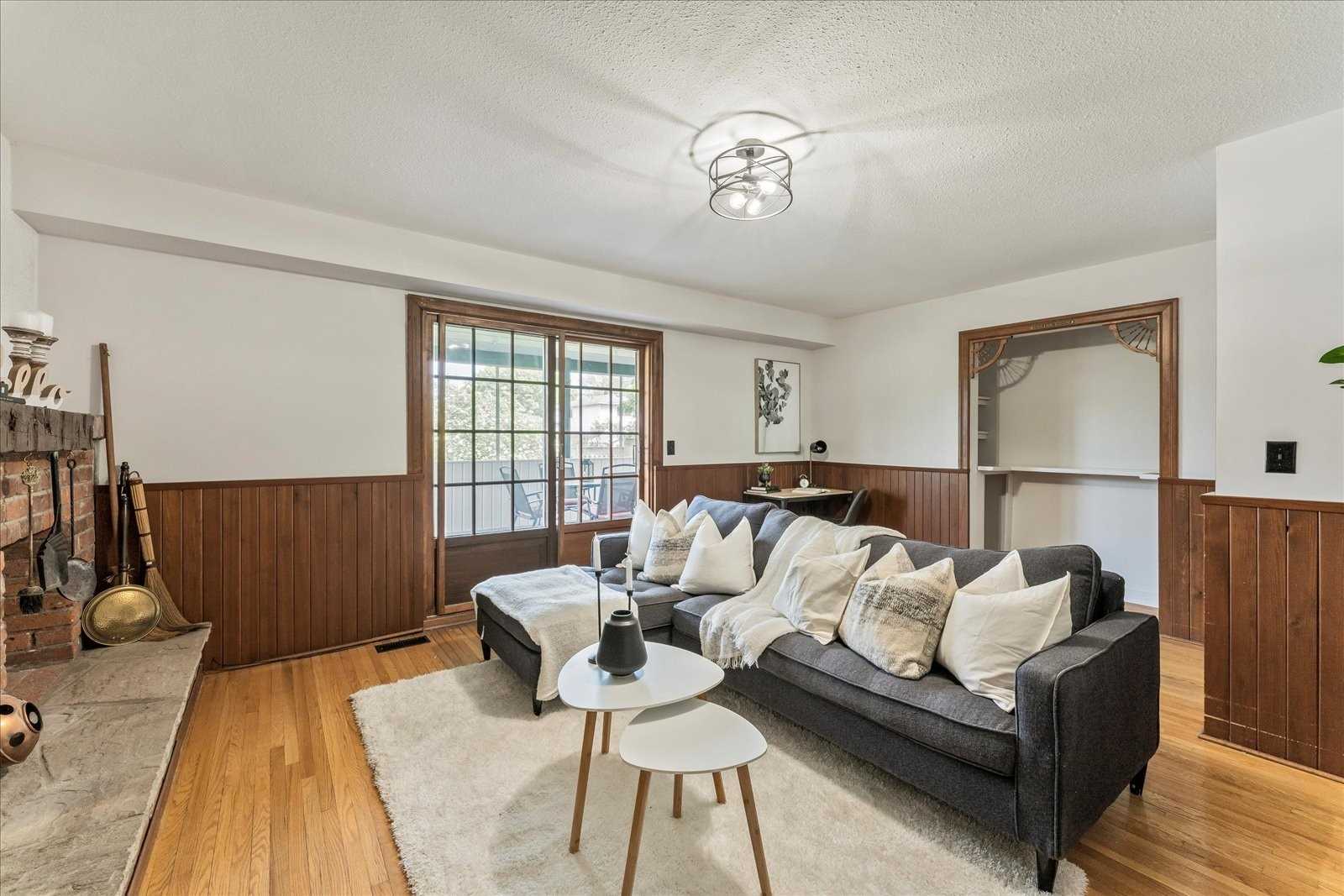 15 Strathy Rd