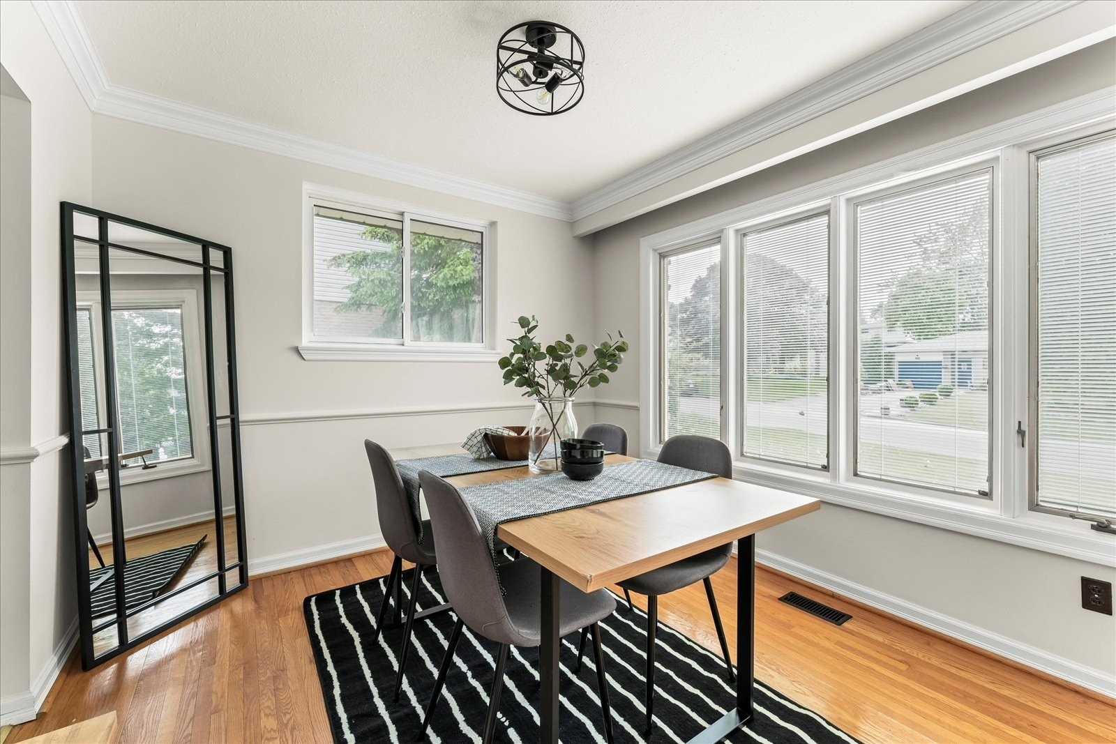 15 Strathy Rd