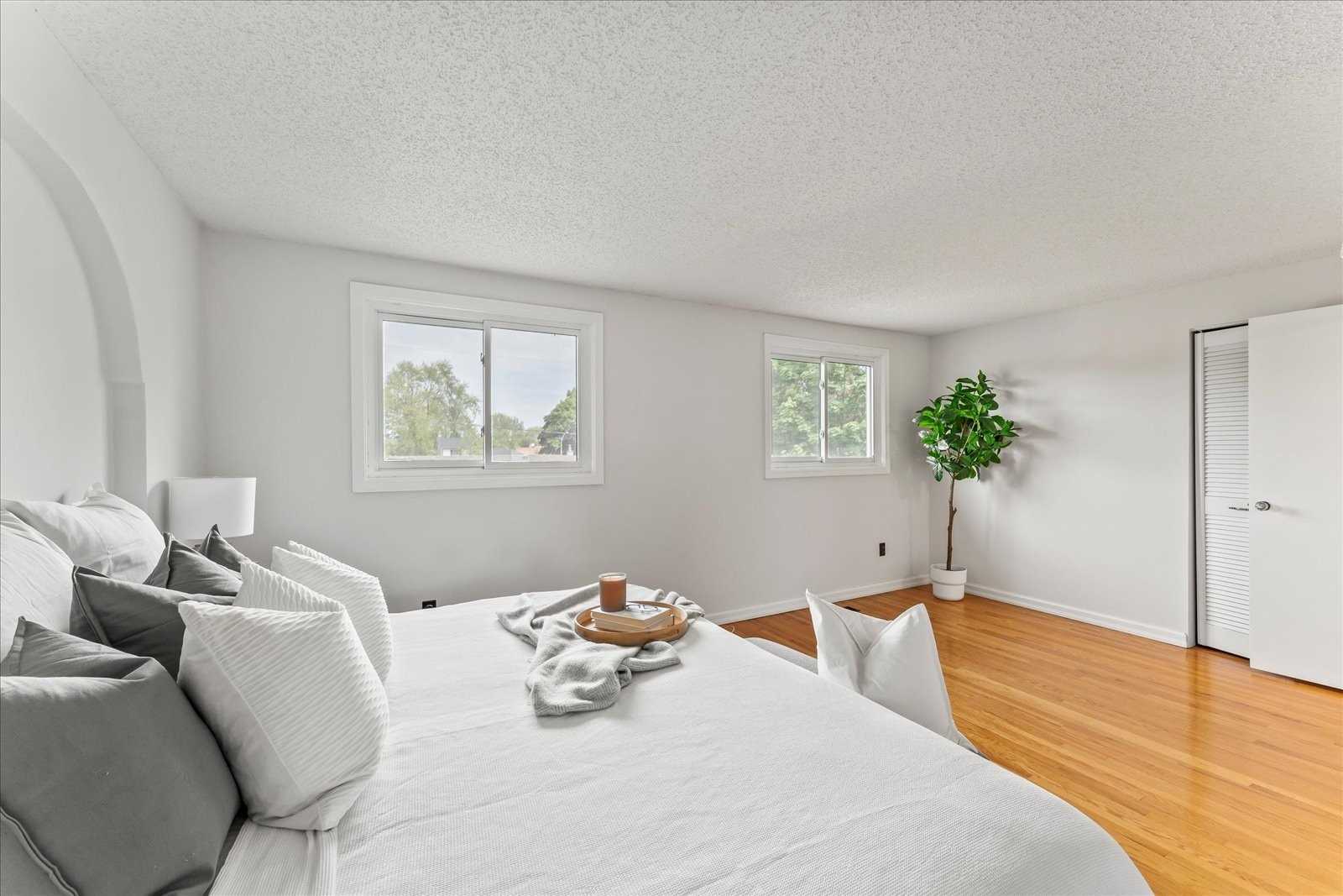 15 Strathy Rd