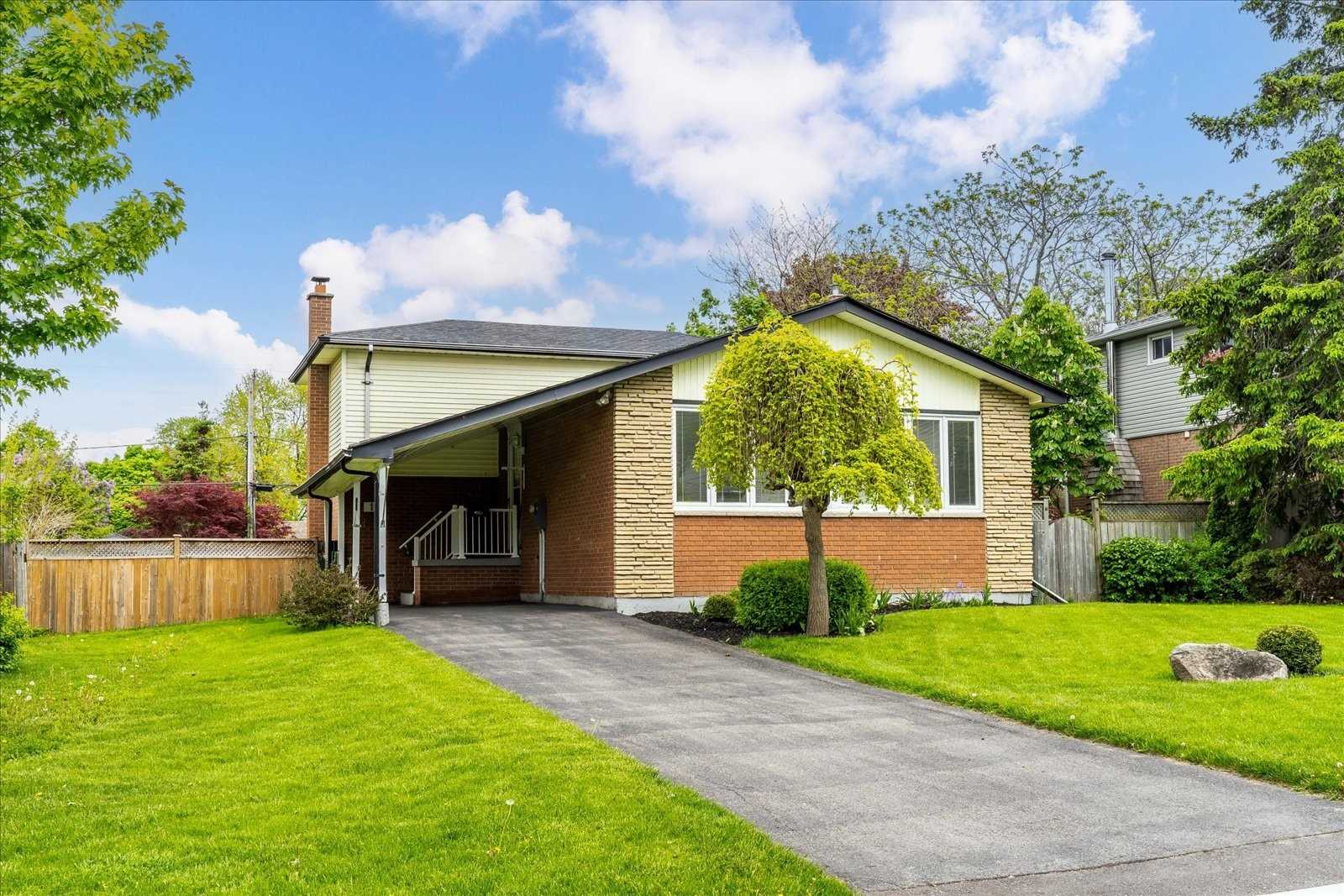 15 Strathy Rd