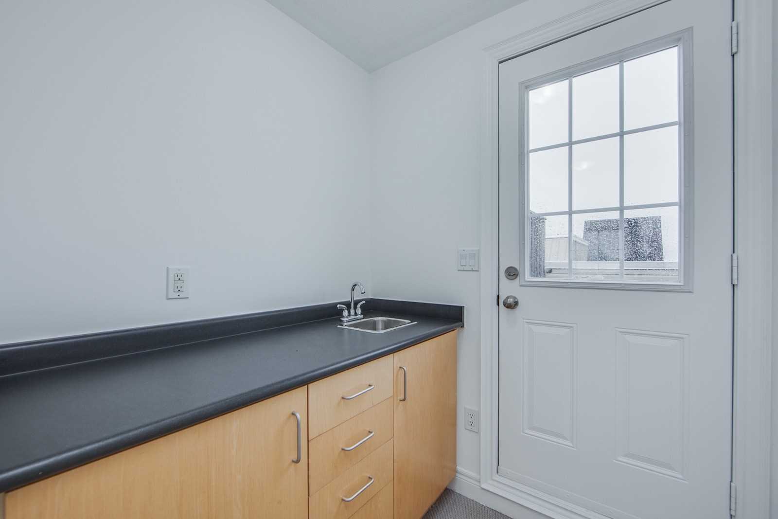 2 Fairhead Mews