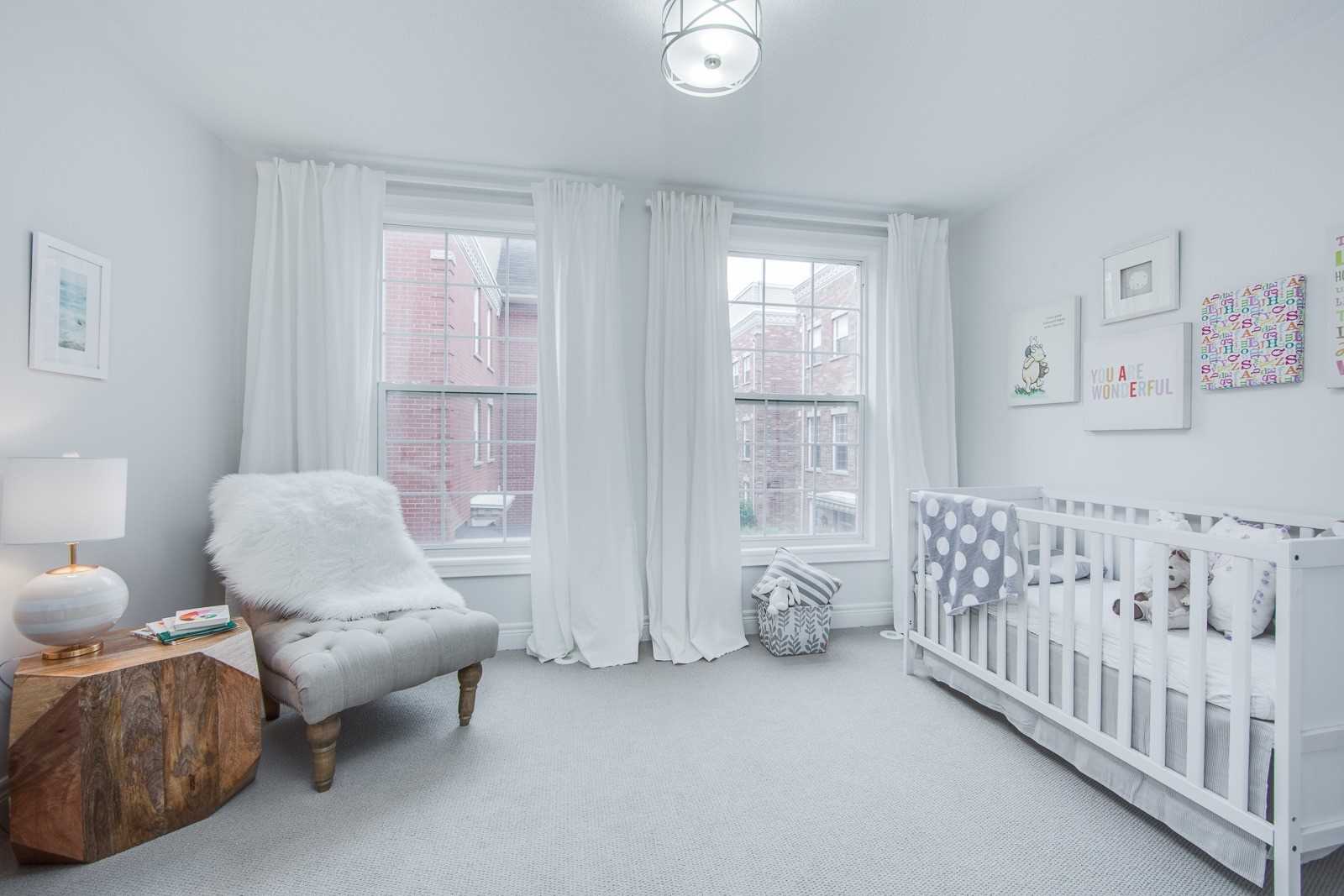 2 Fairhead Mews