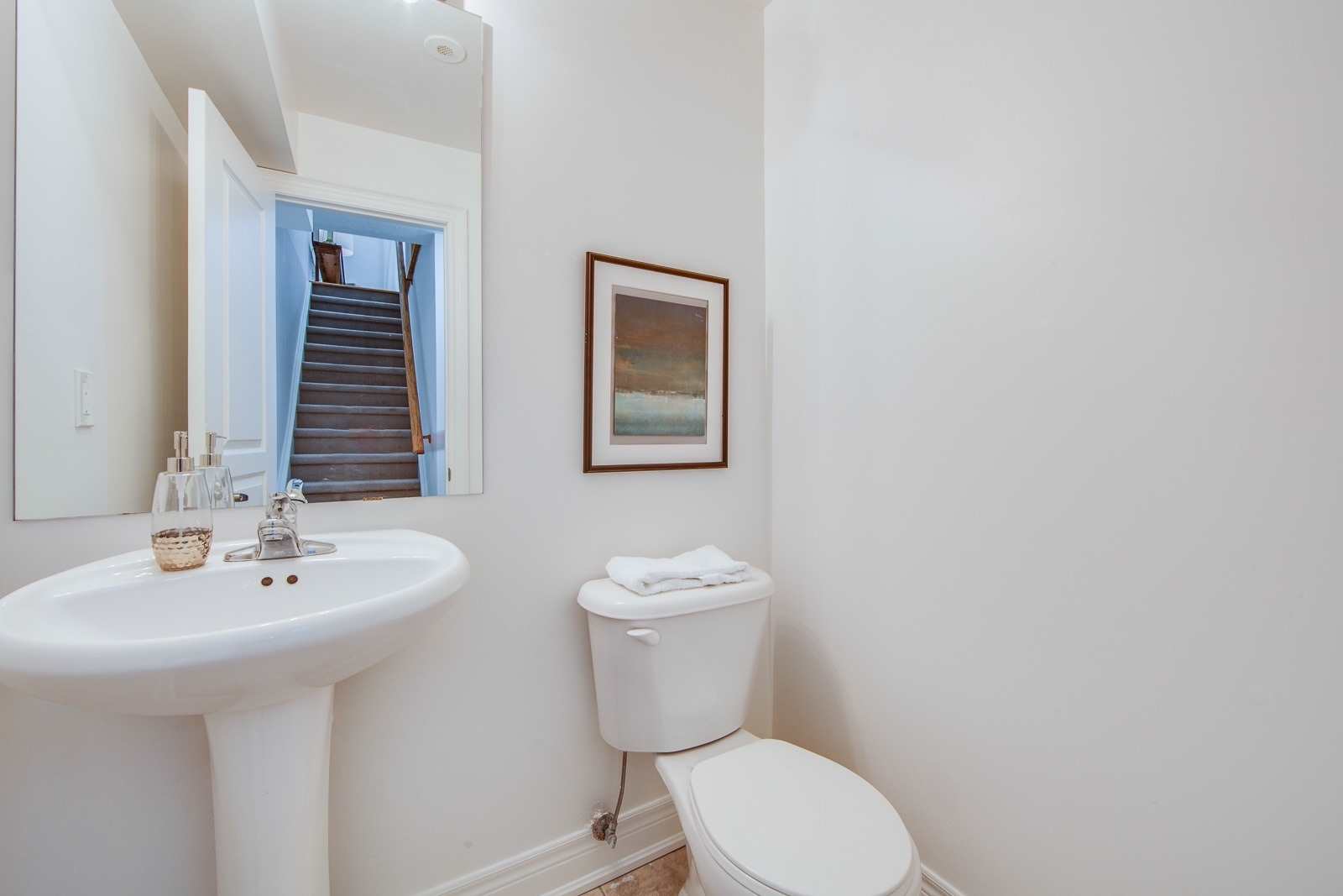 2 Fairhead Mews