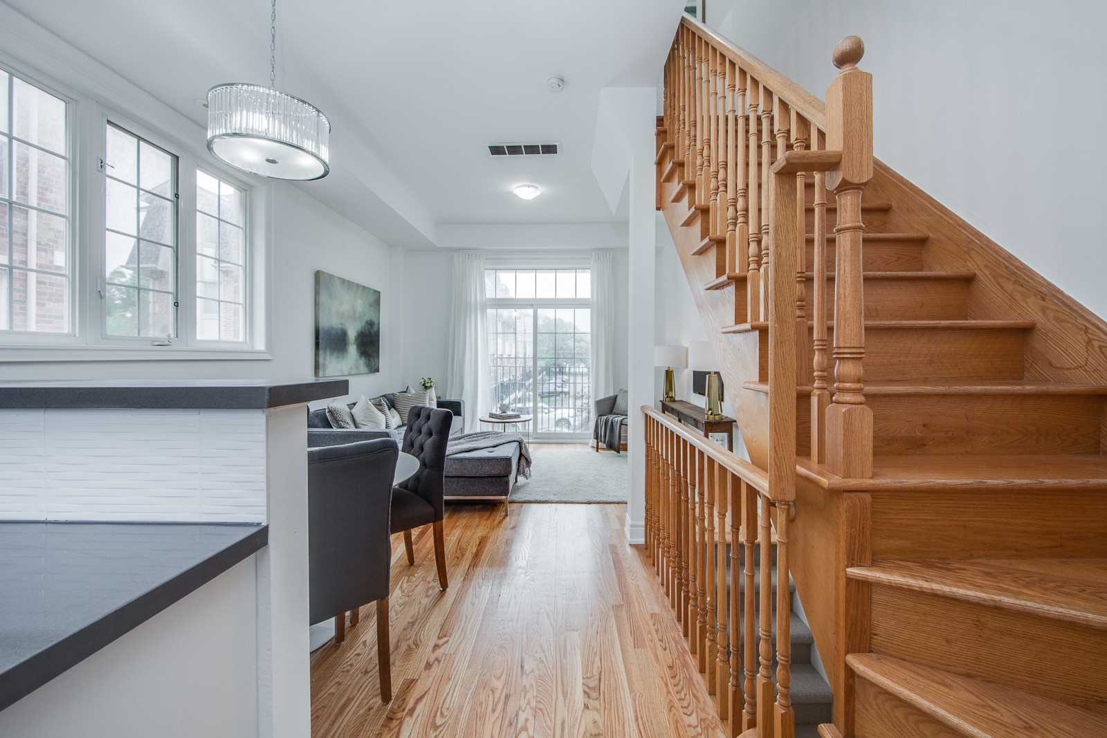 2 Fairhead Mews