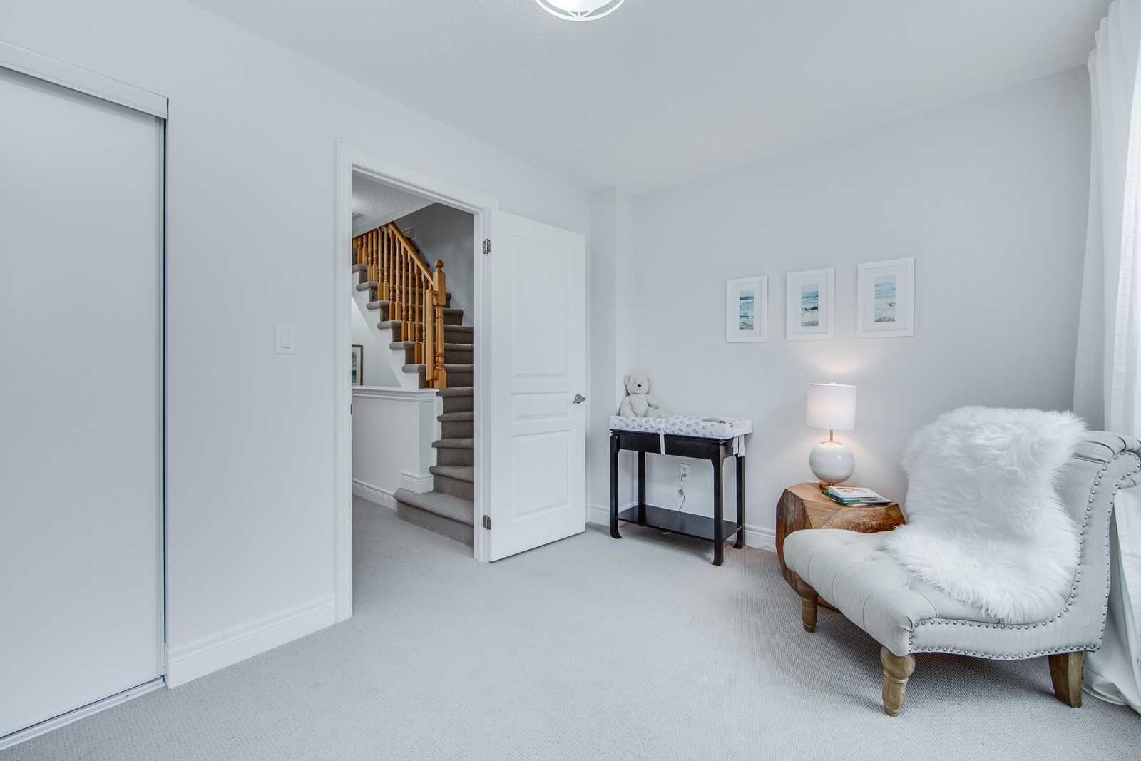 2 Fairhead Mews