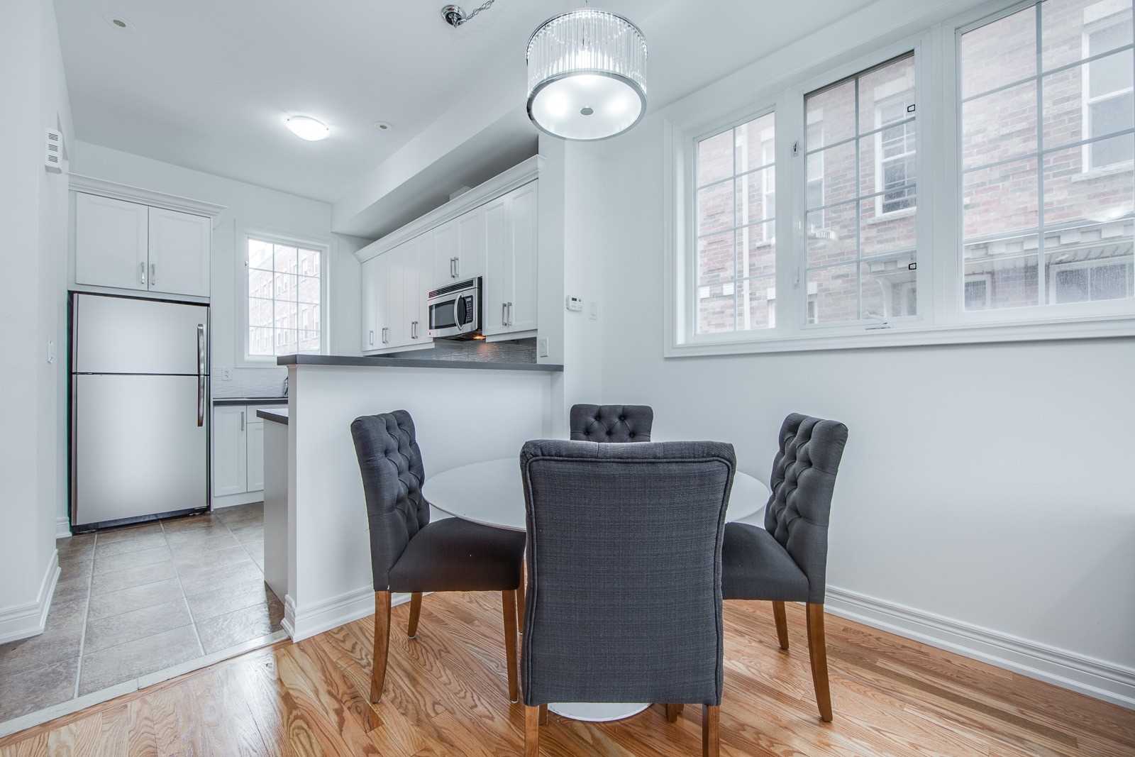 2 Fairhead Mews