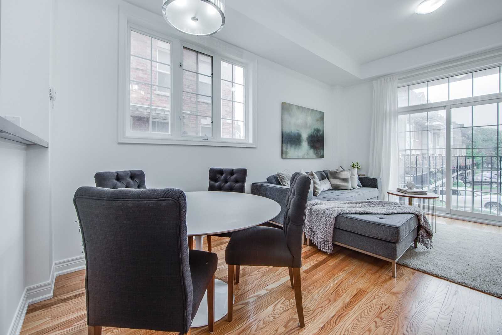 2 Fairhead Mews