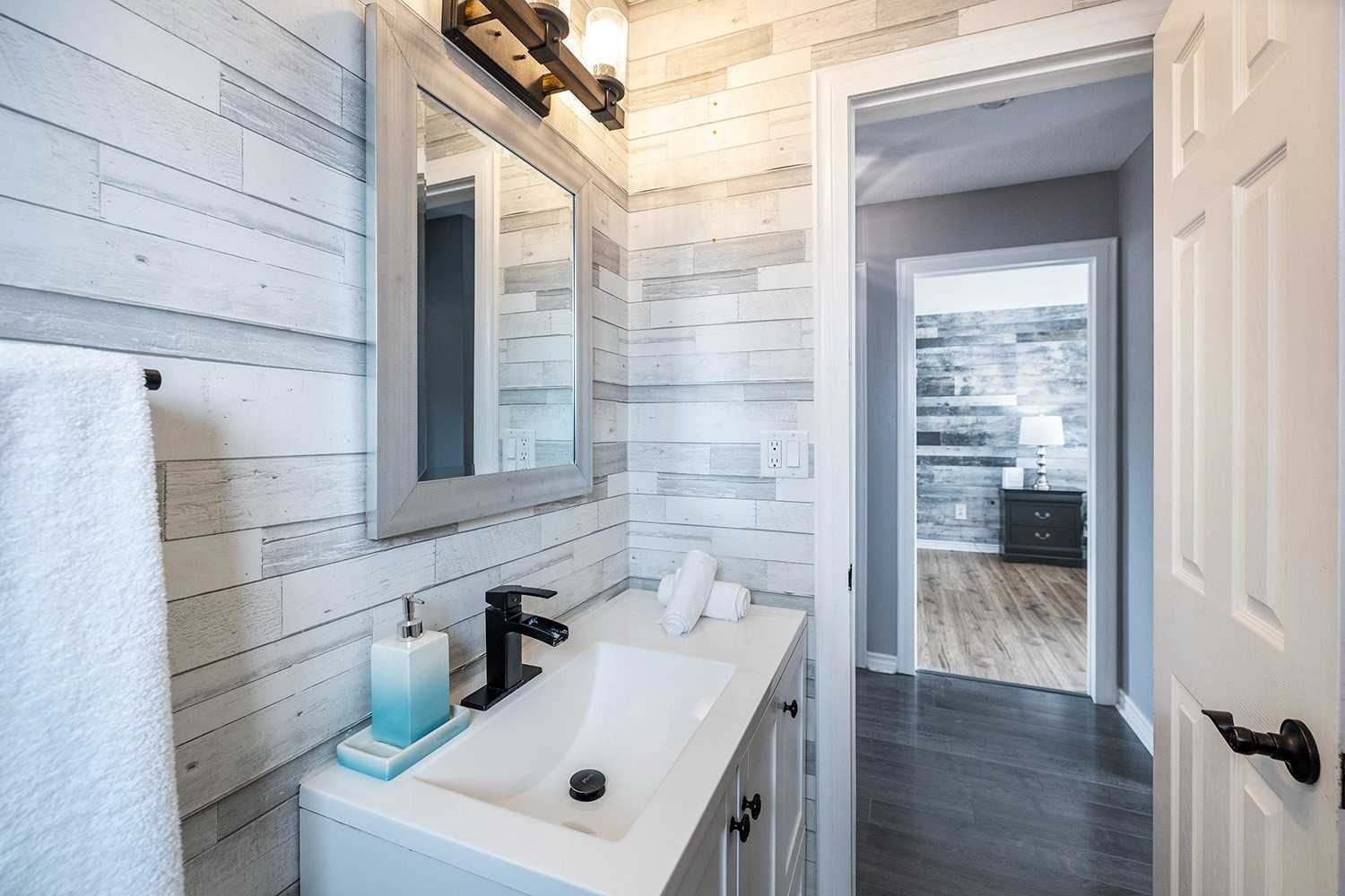 1348 Belair Cres
