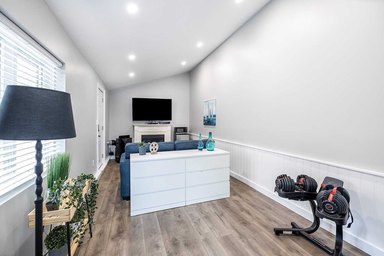 1348 Belair Cres