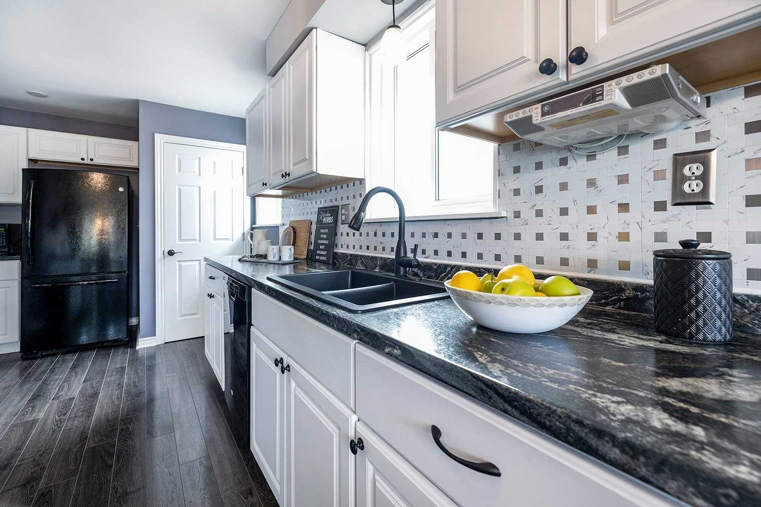 1348 Belair Cres