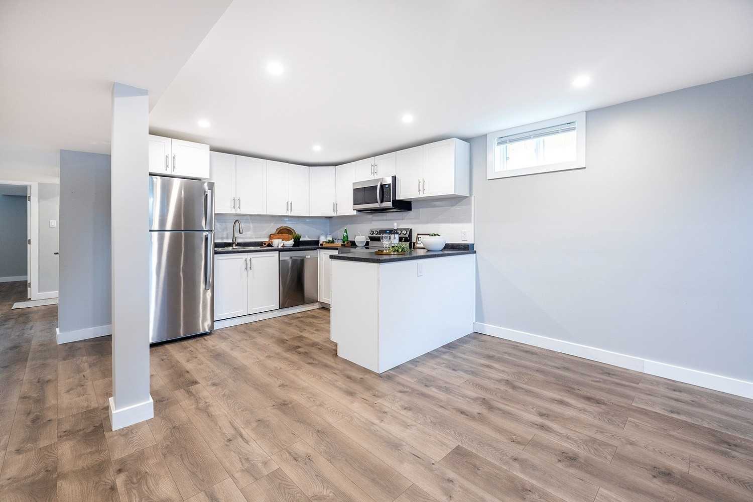 1348 Belair Cres