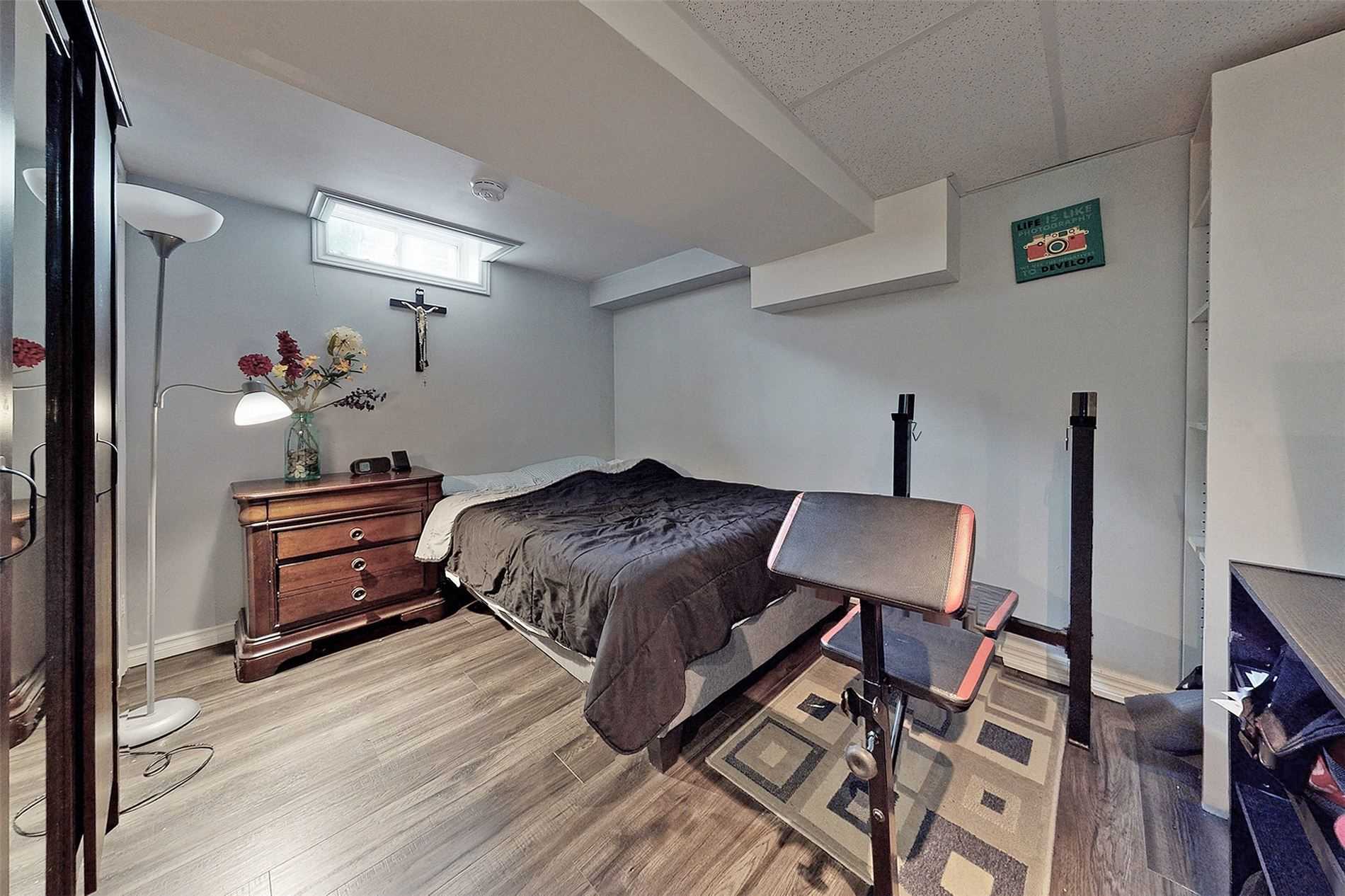 77 Glovers Rd
