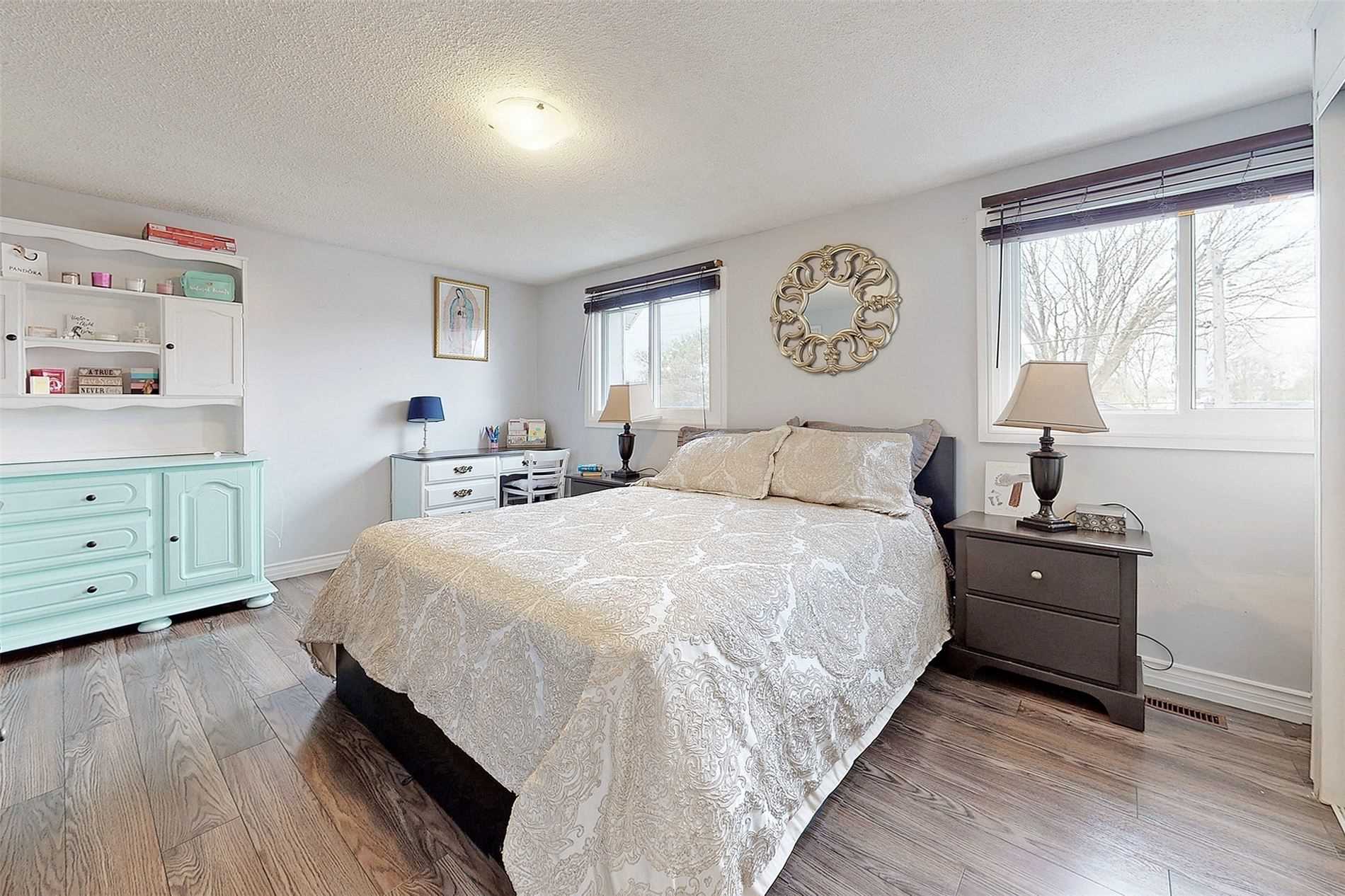 77 Glovers Rd
