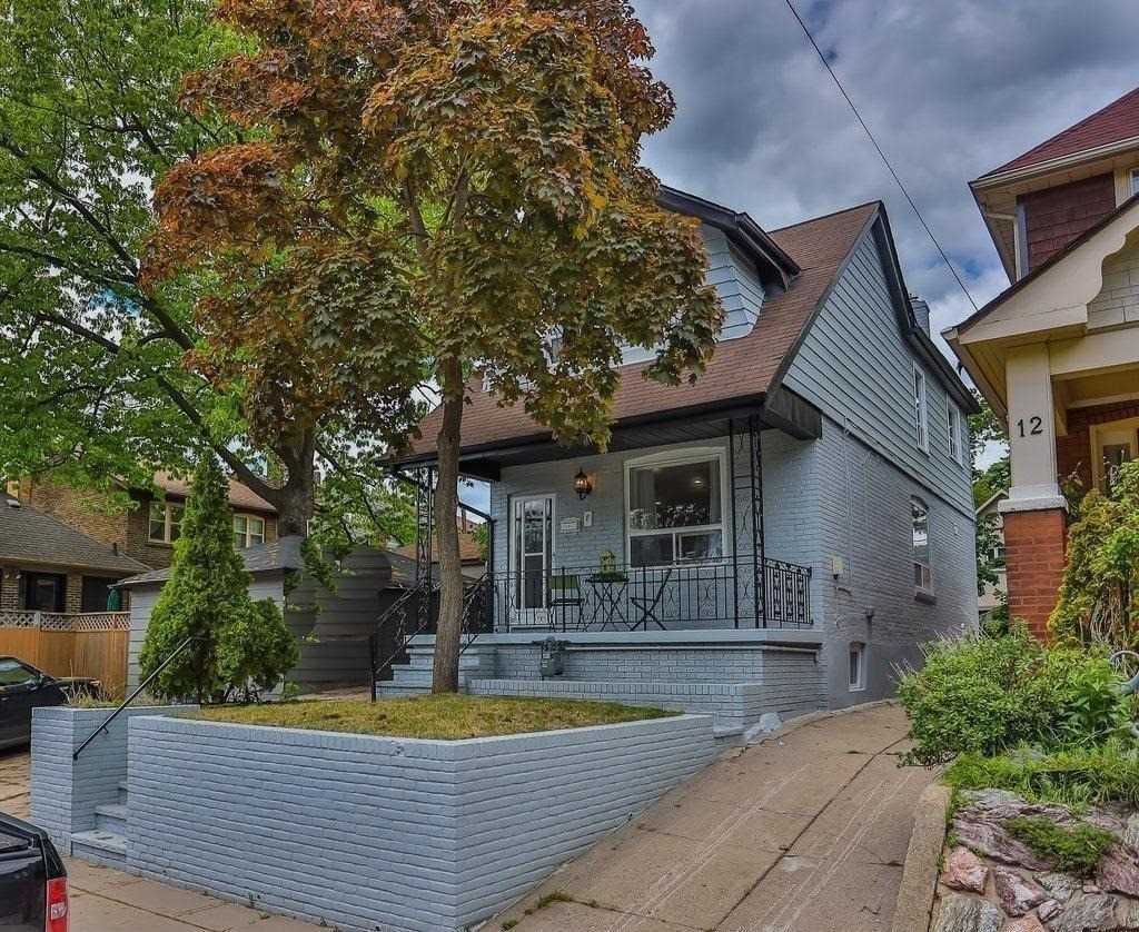 8 Harris Ave