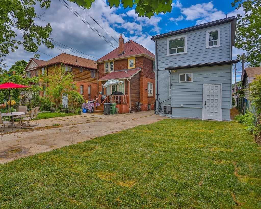 8 Harris Ave