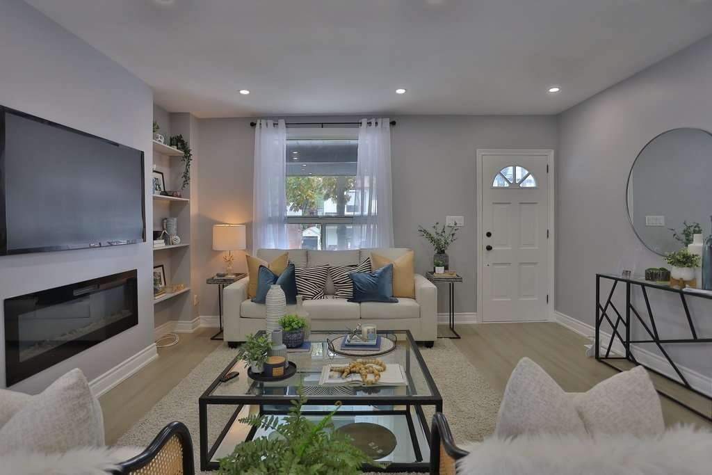 8 Harris Ave