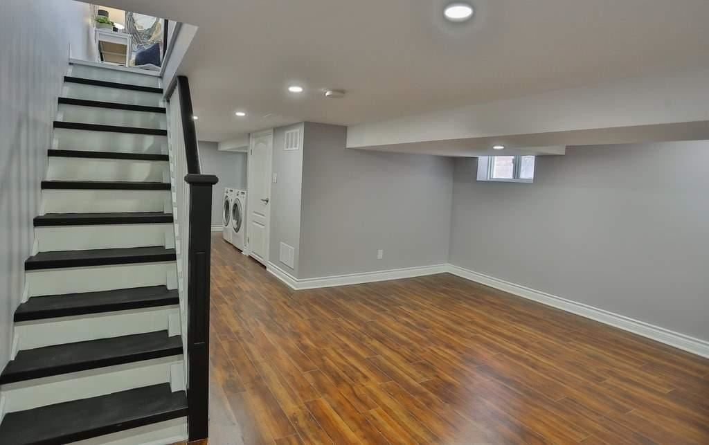 8 Harris Ave