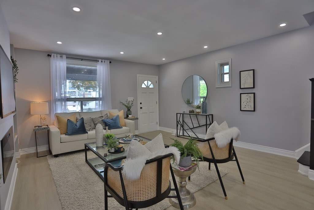 8 Harris Ave