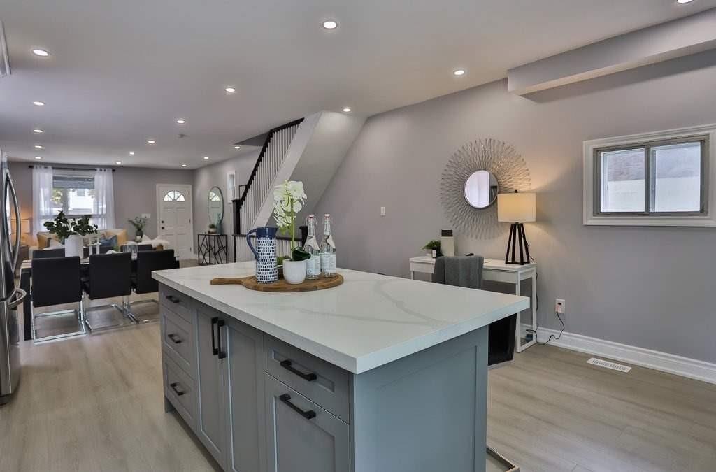 8 Harris Ave