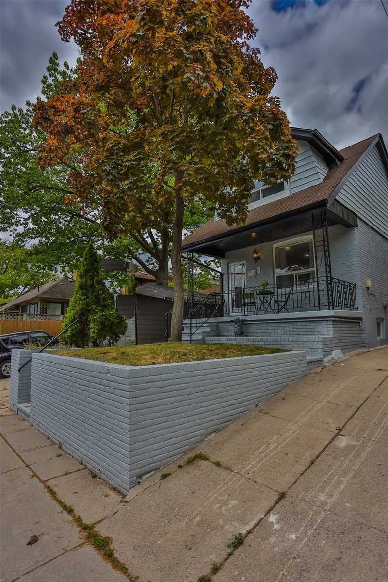 8 Harris Ave
