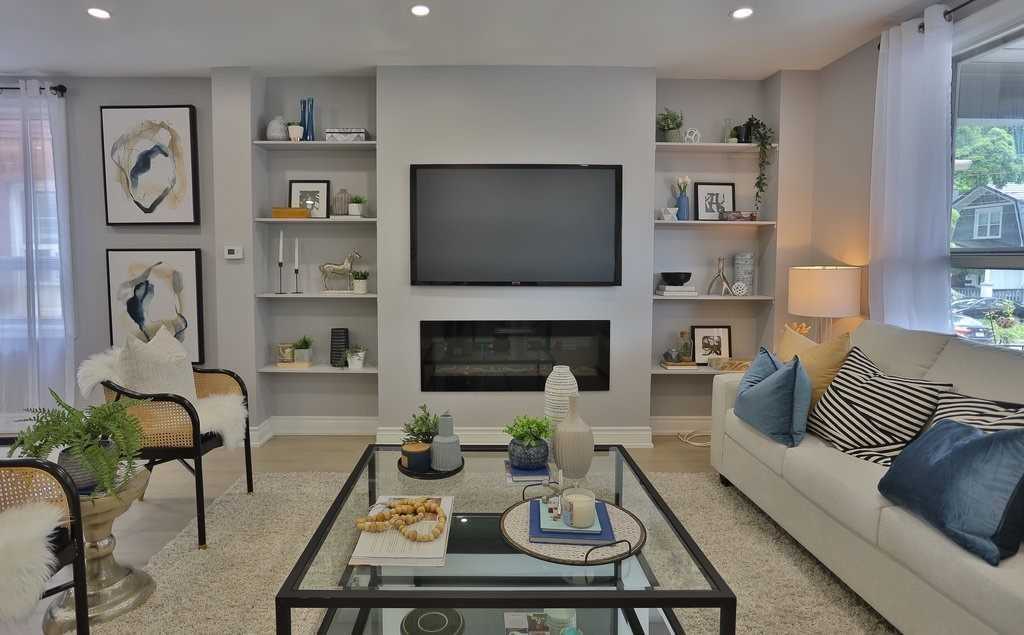 8 Harris Ave